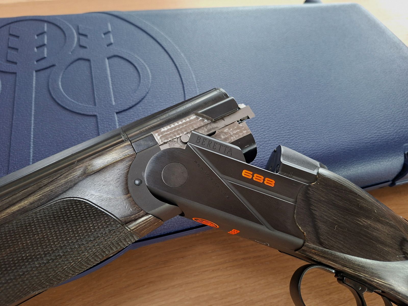 Beretta 688 Black Sporting over-and-under shotgun like new
