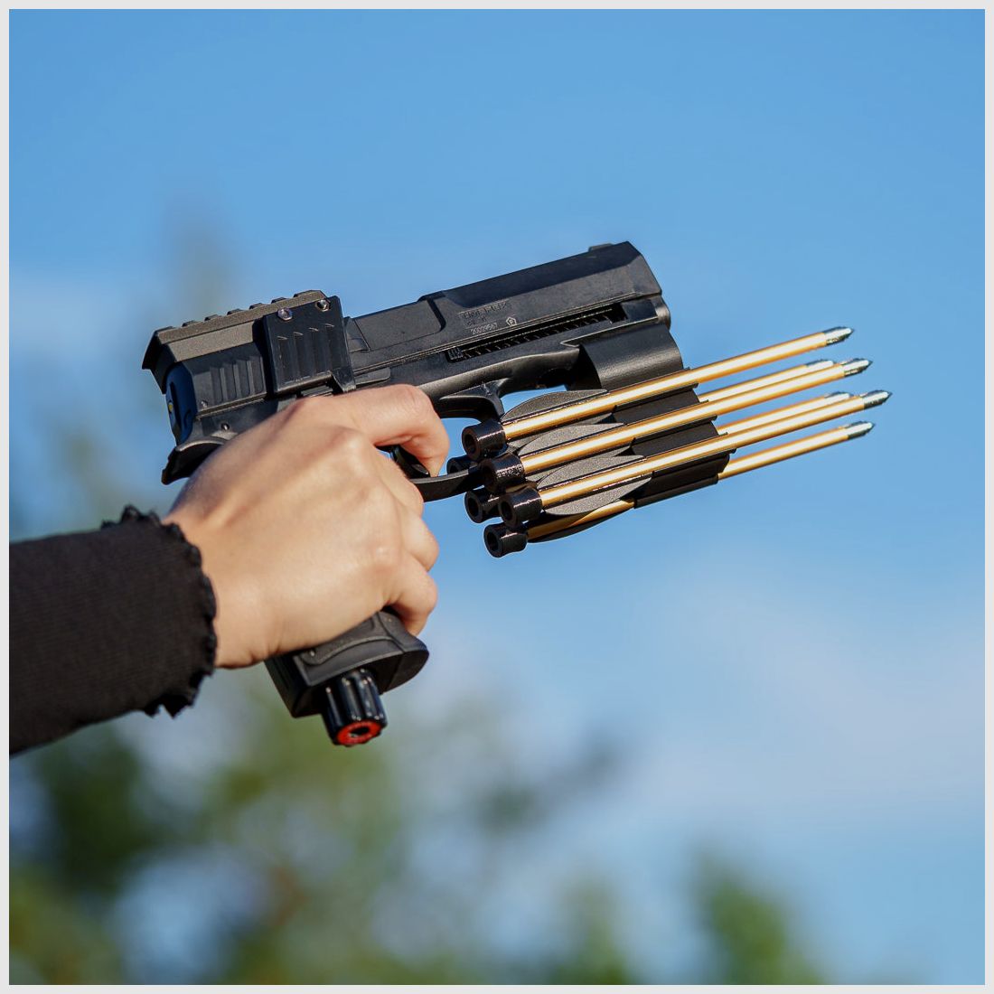 KOMBI | ARROW HOLDER | Arrow holder + 6 arrows | RED or Black | T4E HDP50