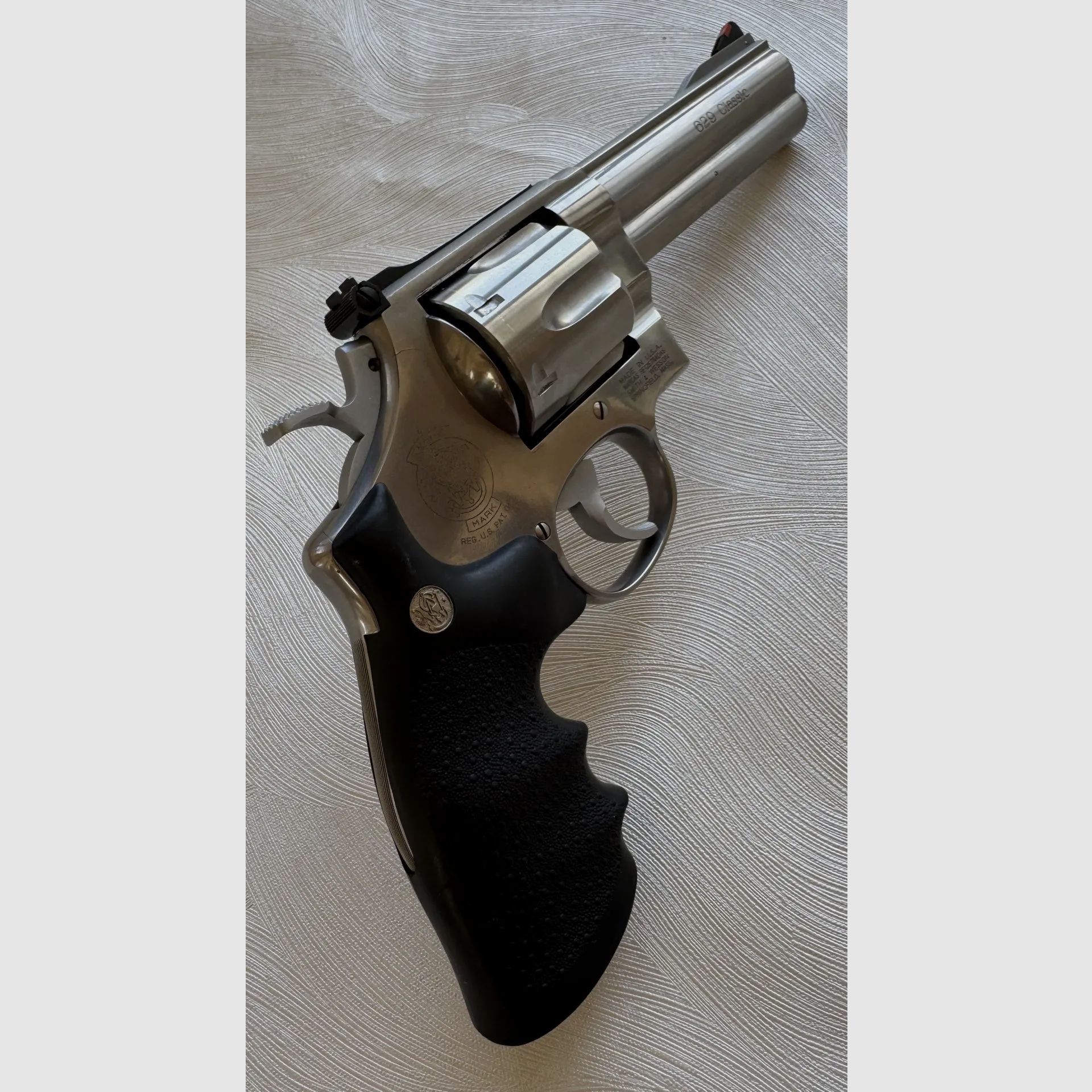 Smith & Wesson 629 Clásico, 5″ – Calibre .44 Magnum