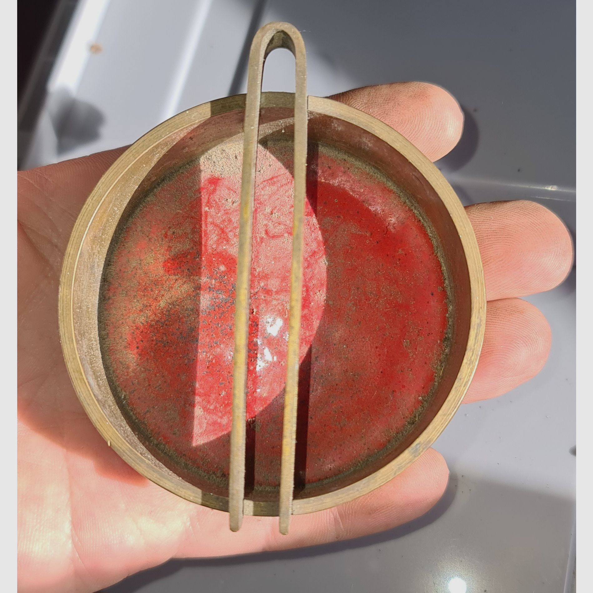 SEVERAL DECORATIVE ITEMS FROM THE WEHRMACHT ERA 1939 - 1945 / ASHTRAY, MEDAL, LAPEL PIN, PIN, STAMPING IRON, STAMP, GRENADE, SHELL, FLACK, SHELL, CARTRIDGE, SS, HJ, SA, WAR, METAL,