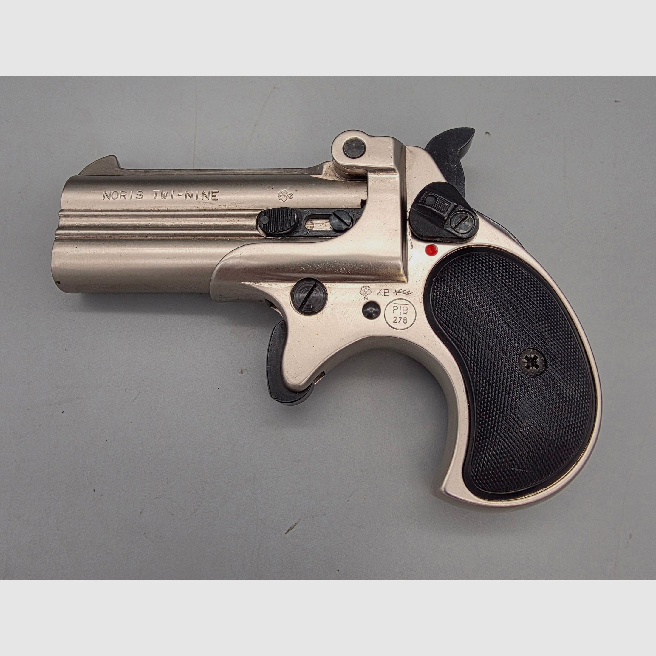 Im Bestzustand in OVP und Pyrobecher Noris Twi Nine Twinny Derringer mit alter Sammler PTB 276 im Cal. 9mm Knall