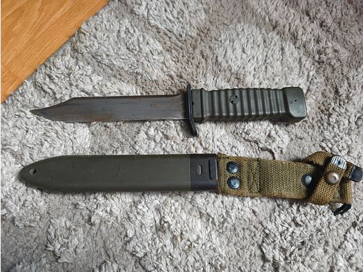 KCB 77 M1 Bajonett (bzw. Kampfmesser)