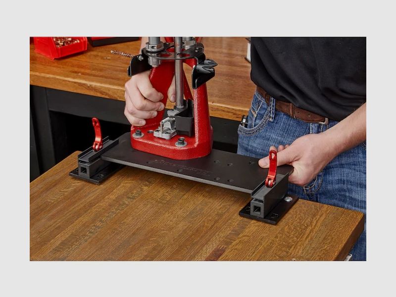 Hornady Montagesystem mit Schnellverschluss für Pressen und Geräte