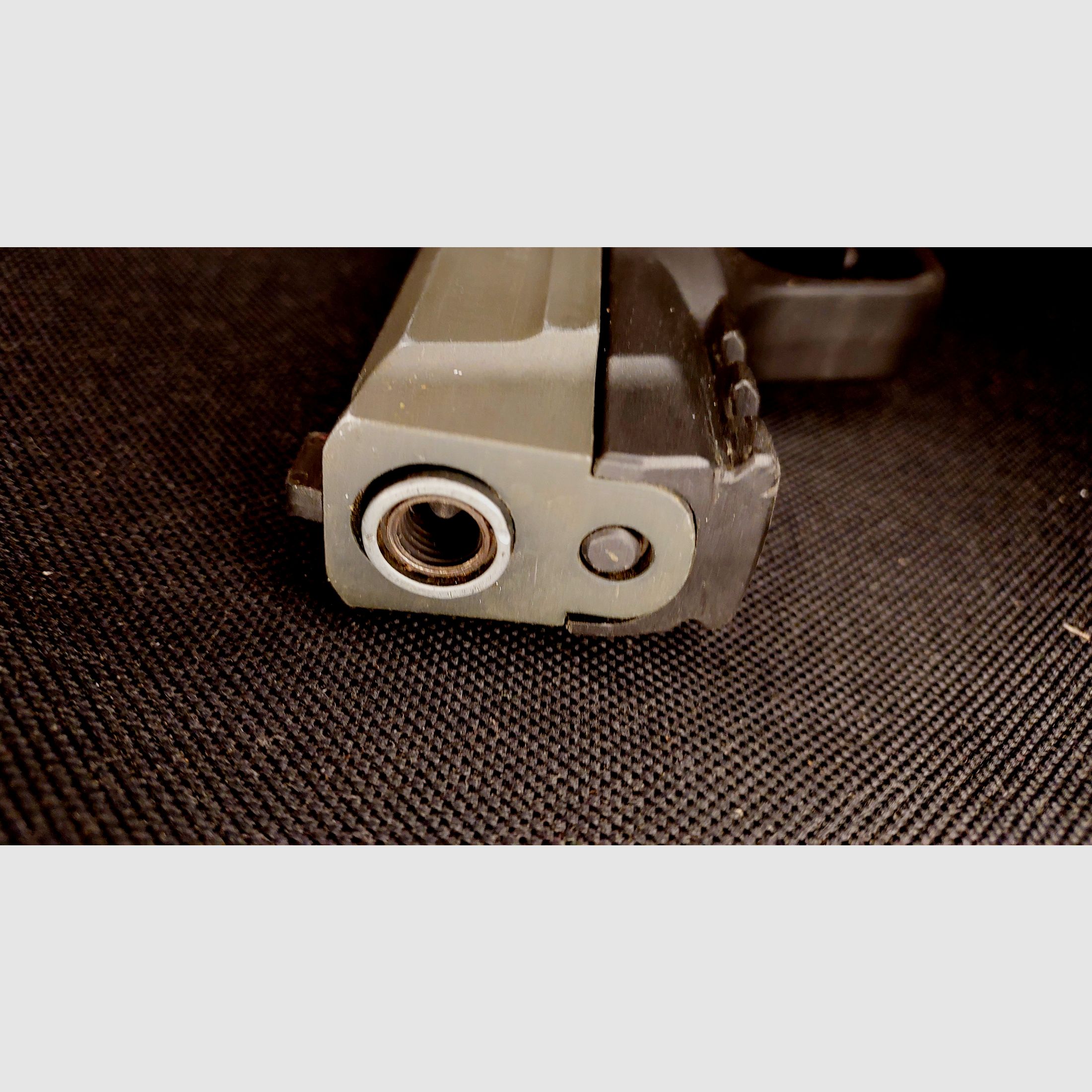 Smith & Wesson M&P 9C Schreckschusspistole, Kaliber 9mm P.A.K., in Schwarz (PTB 984) — mit 2 Magazinen (1x Standard, 1x verlängert XXL)