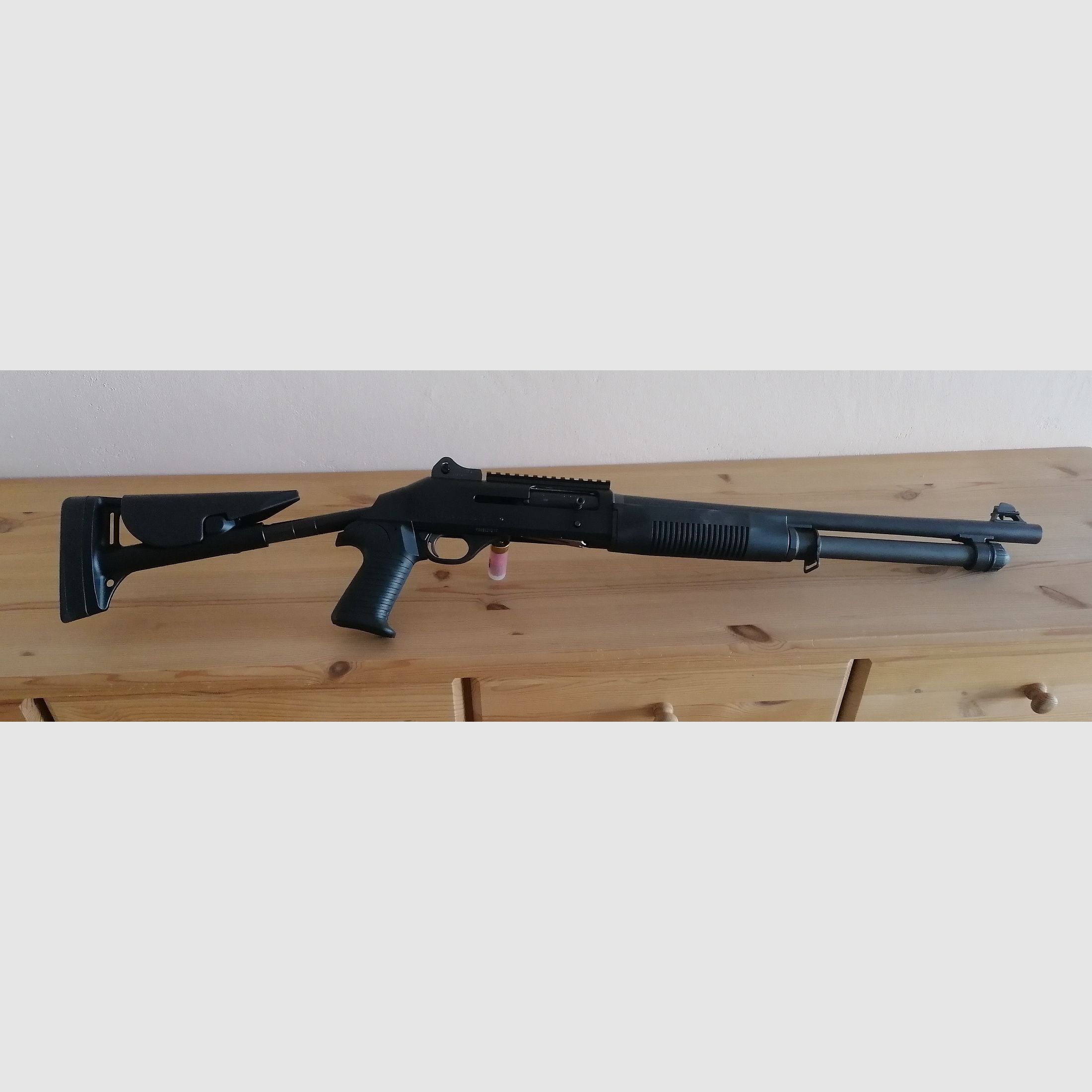 Benelli M4 mit Teleskopschaft