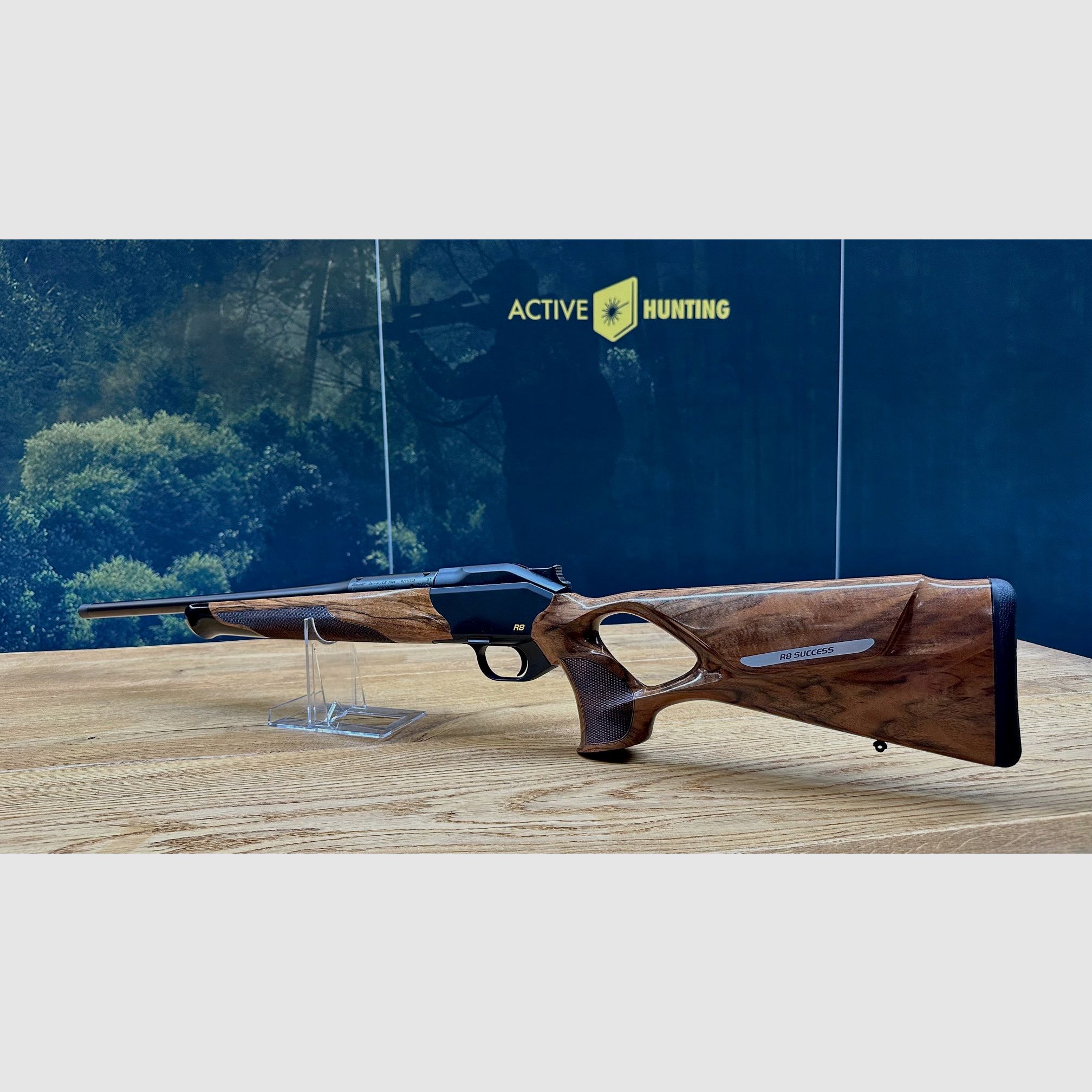 Blaser R8 Success / HK 4 / Lochschaft / gekürzter Lauf / M15x1 / Kaliber nach Wahl / AH Kammergriffkugel