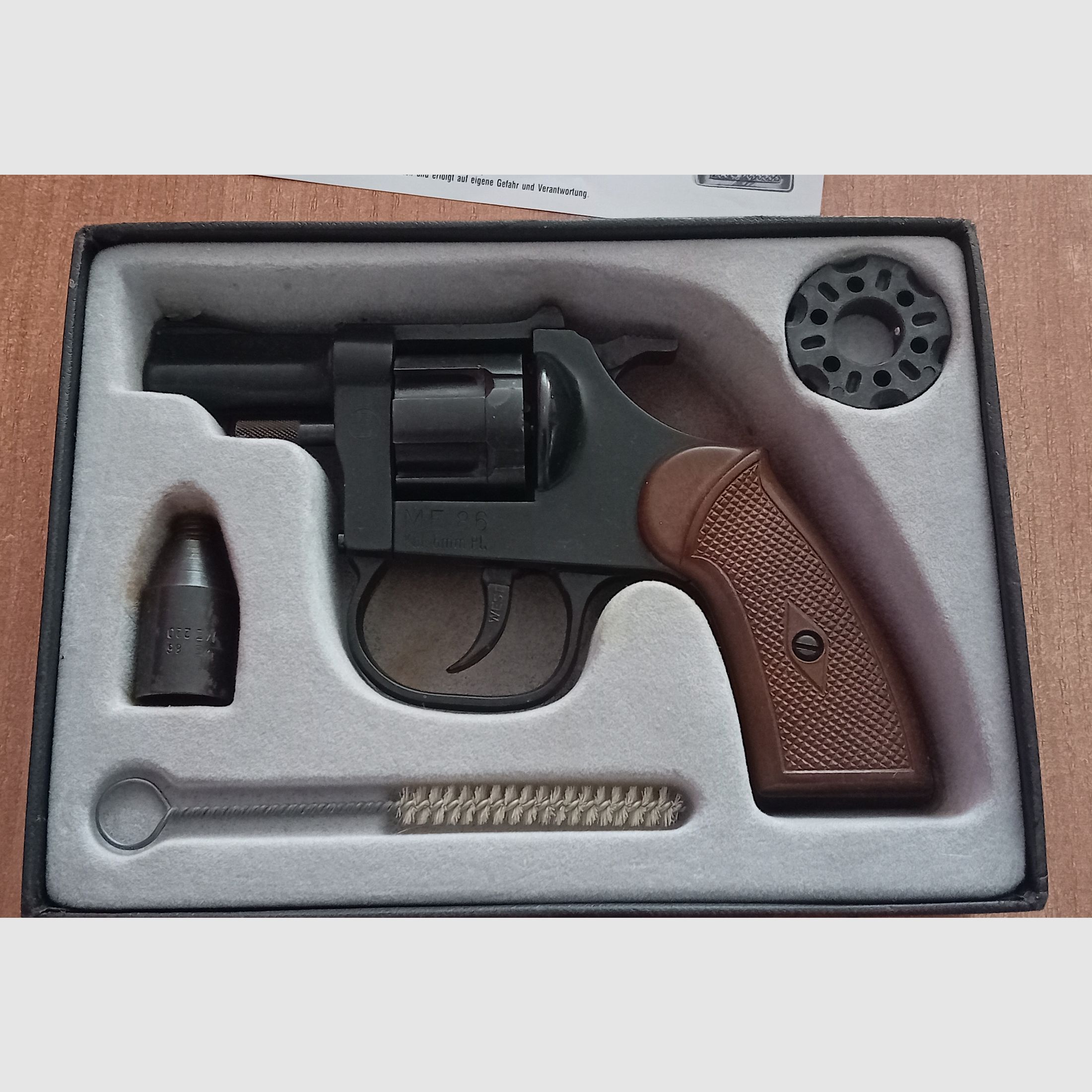Cuno Melcher ME86 Kal. 6mm Knall/ PTB 205 komplett mit Verpackung und Ersatzmagazin!