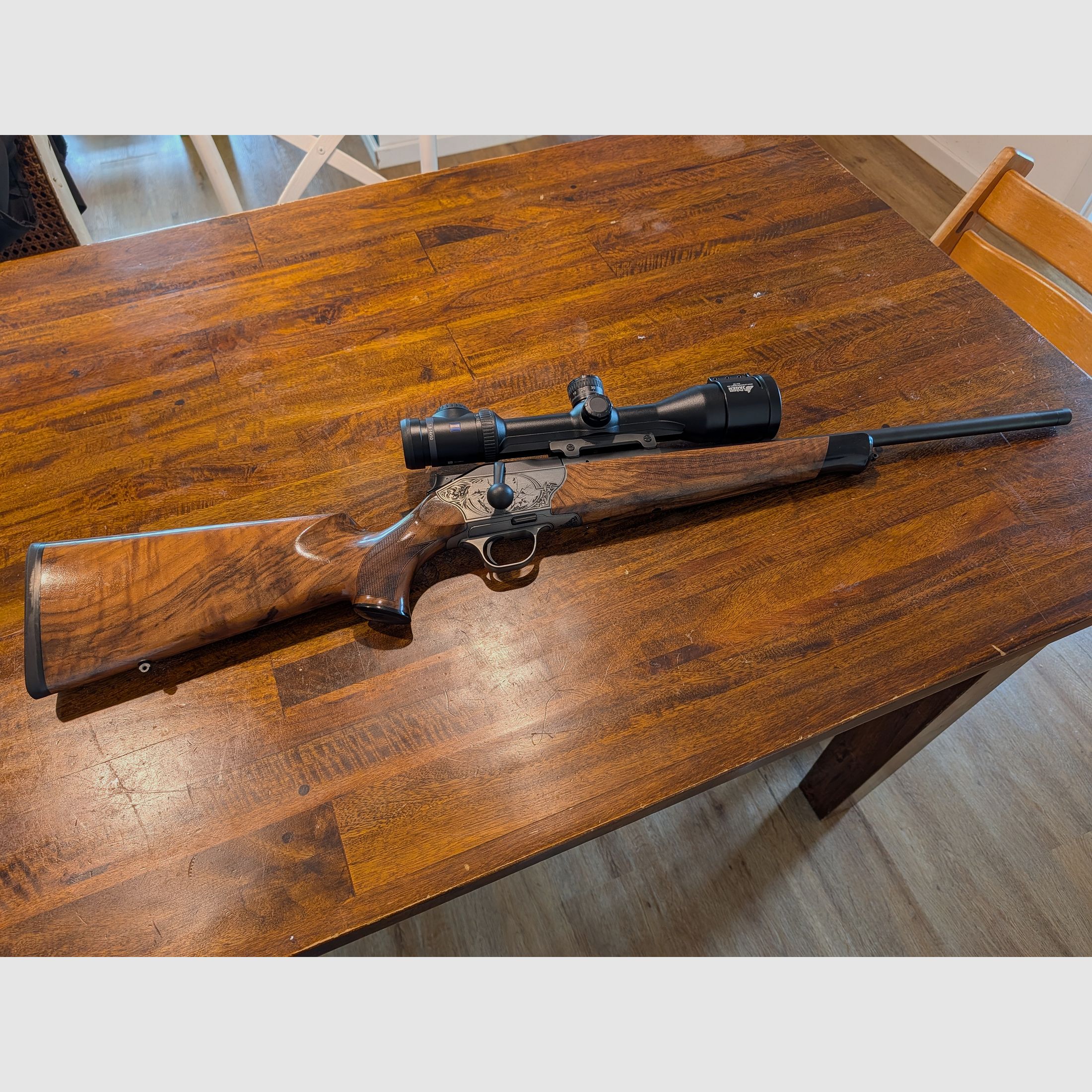 Blaser R8 8x57IS con cañón de 52cm