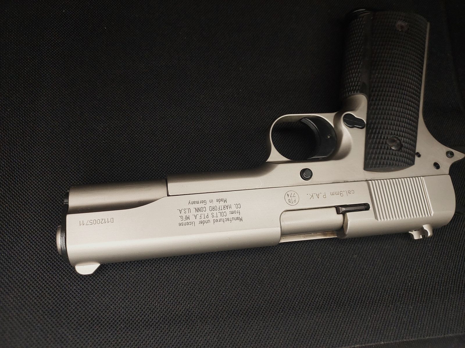 Colt Government 1911 A1 Schreckschuss Pistole 9mm P.A.K. Nickel (PTB 774) Holzgriffe