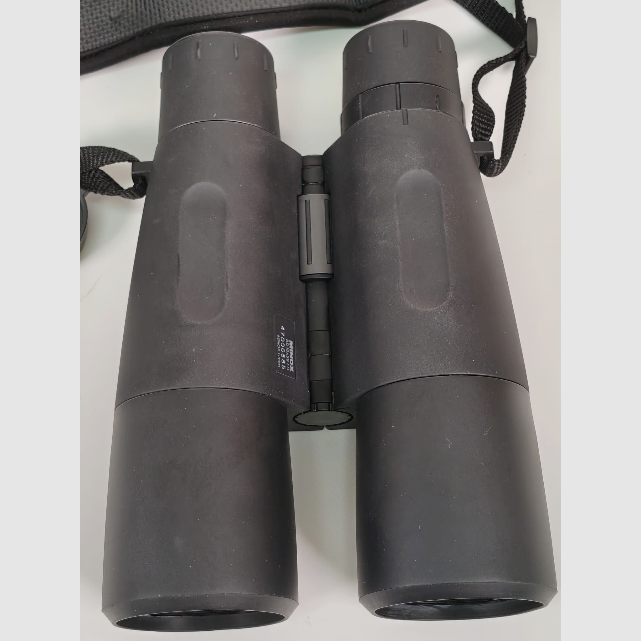 Minox BD 10x58 ED inkl. Riemen und Tasche