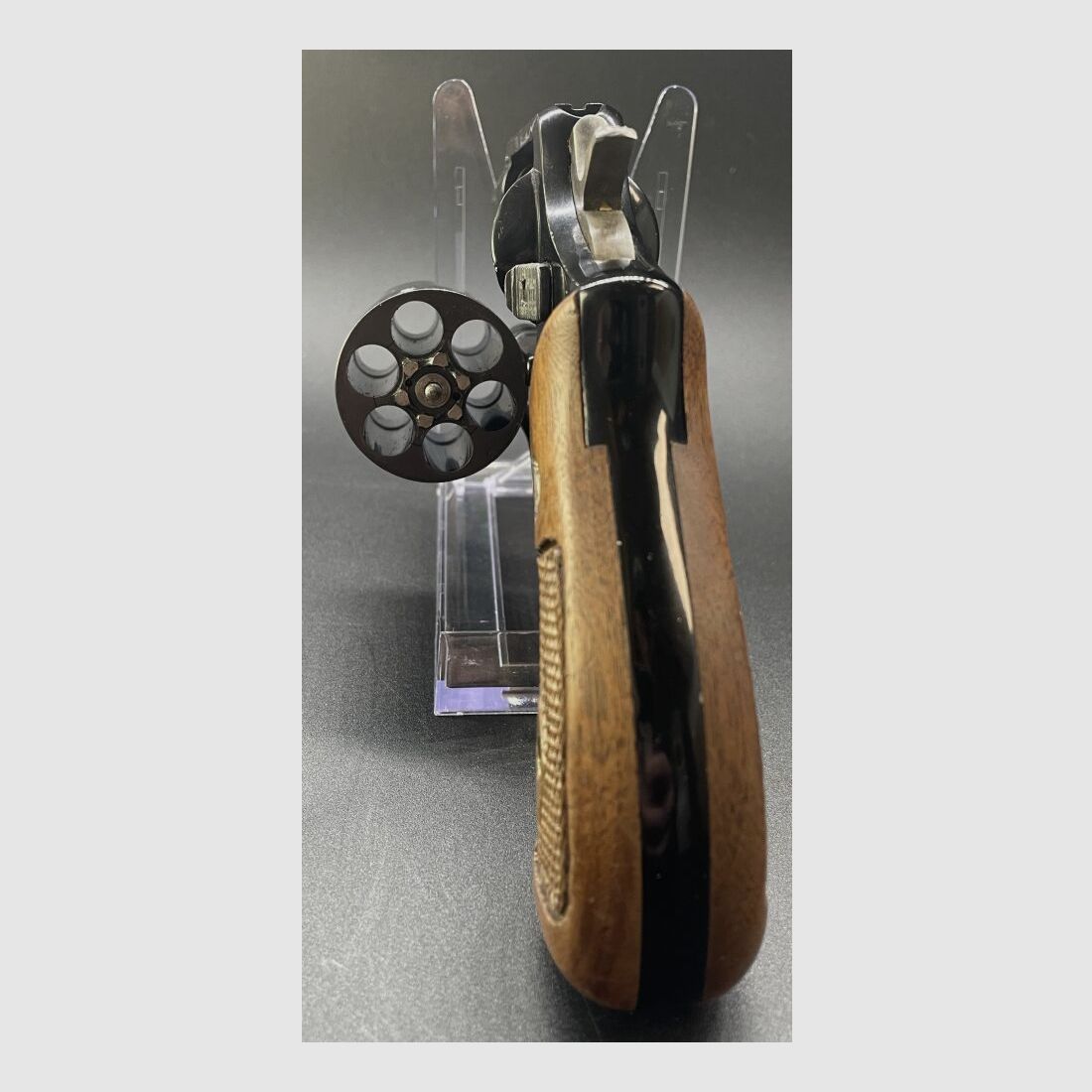 Smith & Wesson Mod.: 12 .38Special 2" Lauf Holzgriffschalen 6-schüssiger Re .38Special