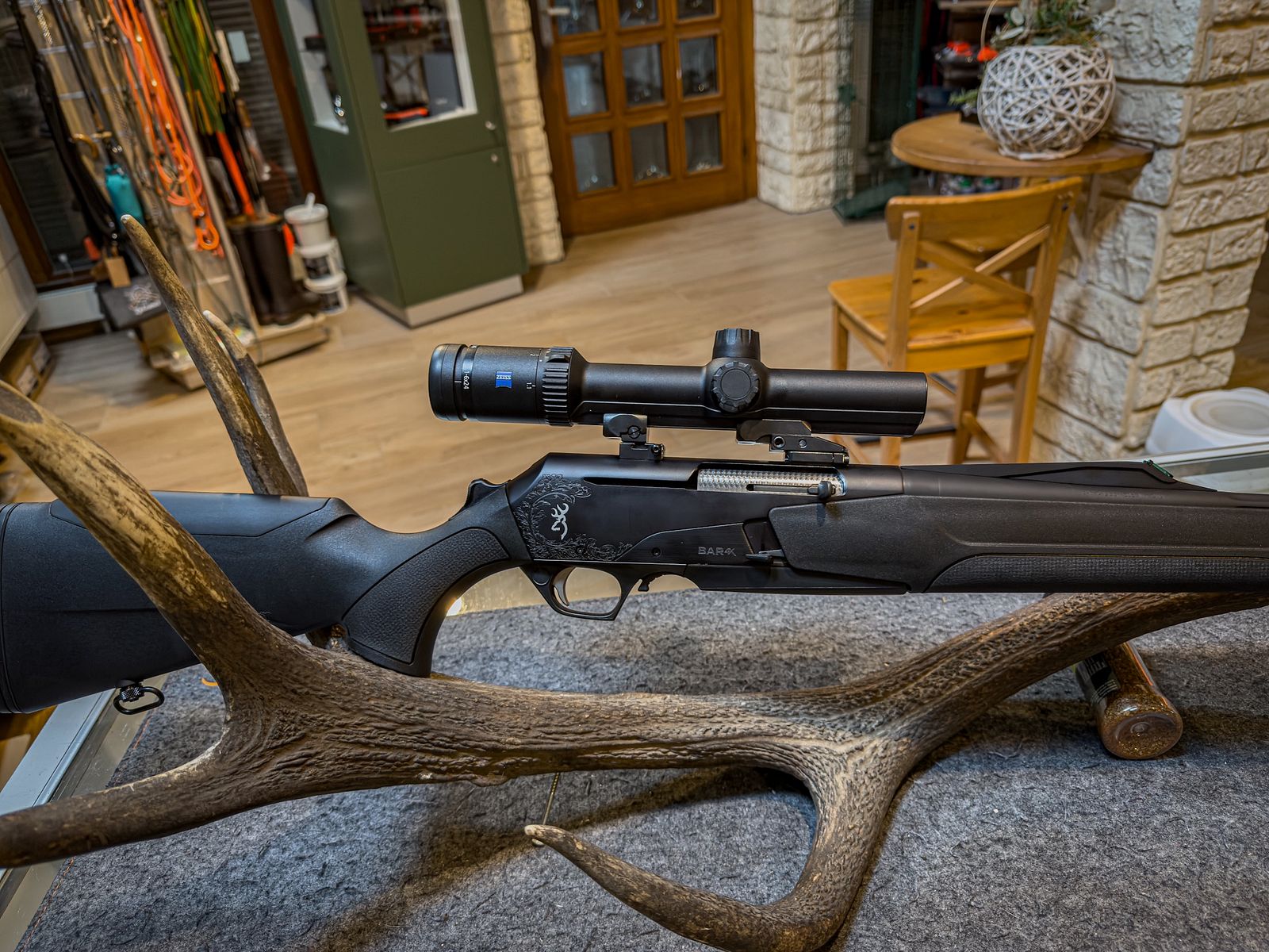 Browning BAR 4X mit Zeiss V6 1-6X24 und Hausken JD184 MK II
