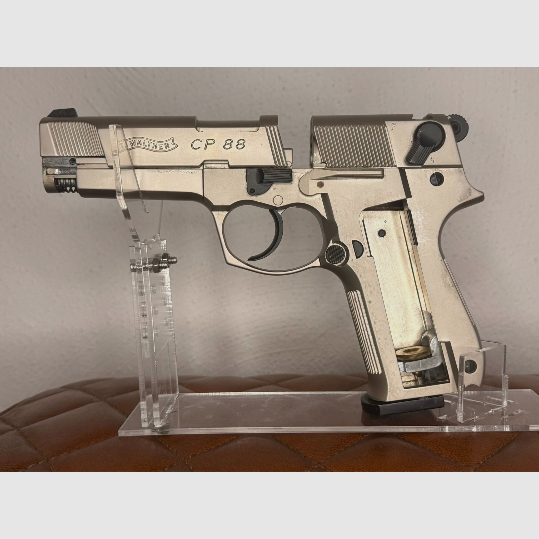 Walther CP88 4 inch 4.5 mm Diabolo Nickel (P18) Co2 pistol with wooden grip