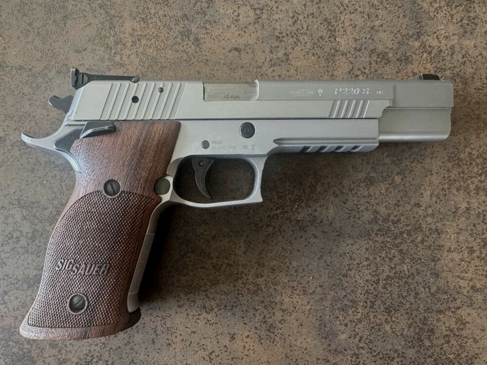 SIG Sauer P220 X-SIX .45Auto
