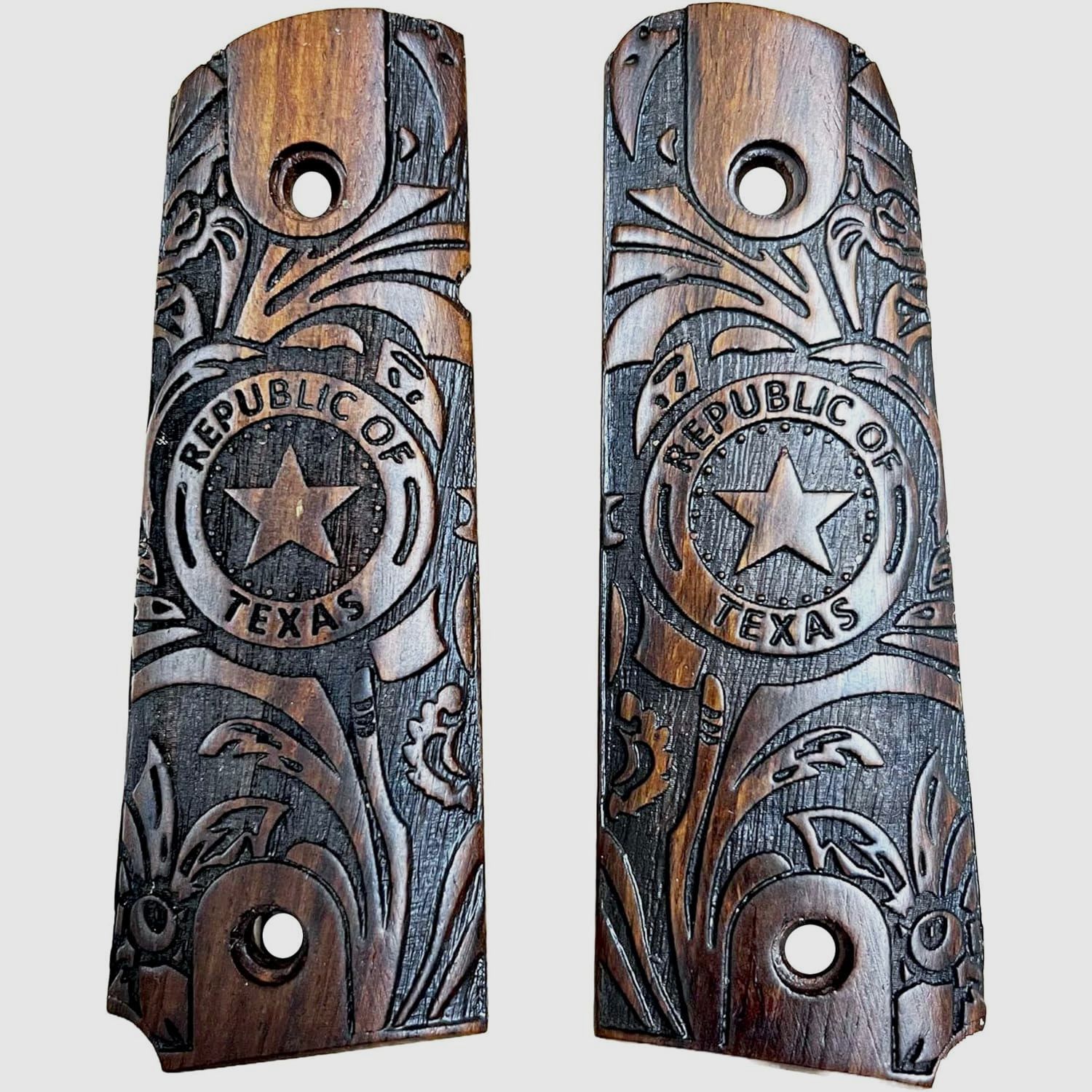 Grip panels of the Cold 1911 P.A.K