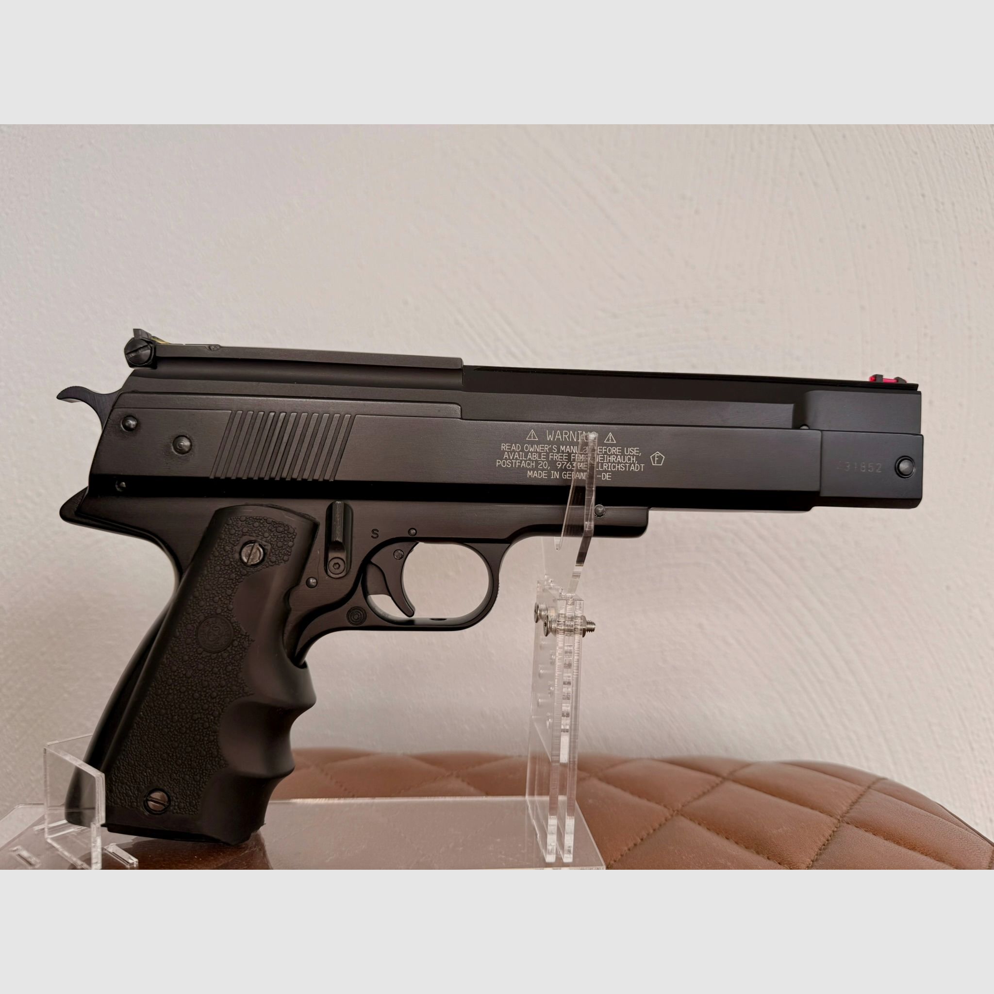 Luftpistole Weihrauch HW45 brüniert 4,5 mm Fiberoptik.