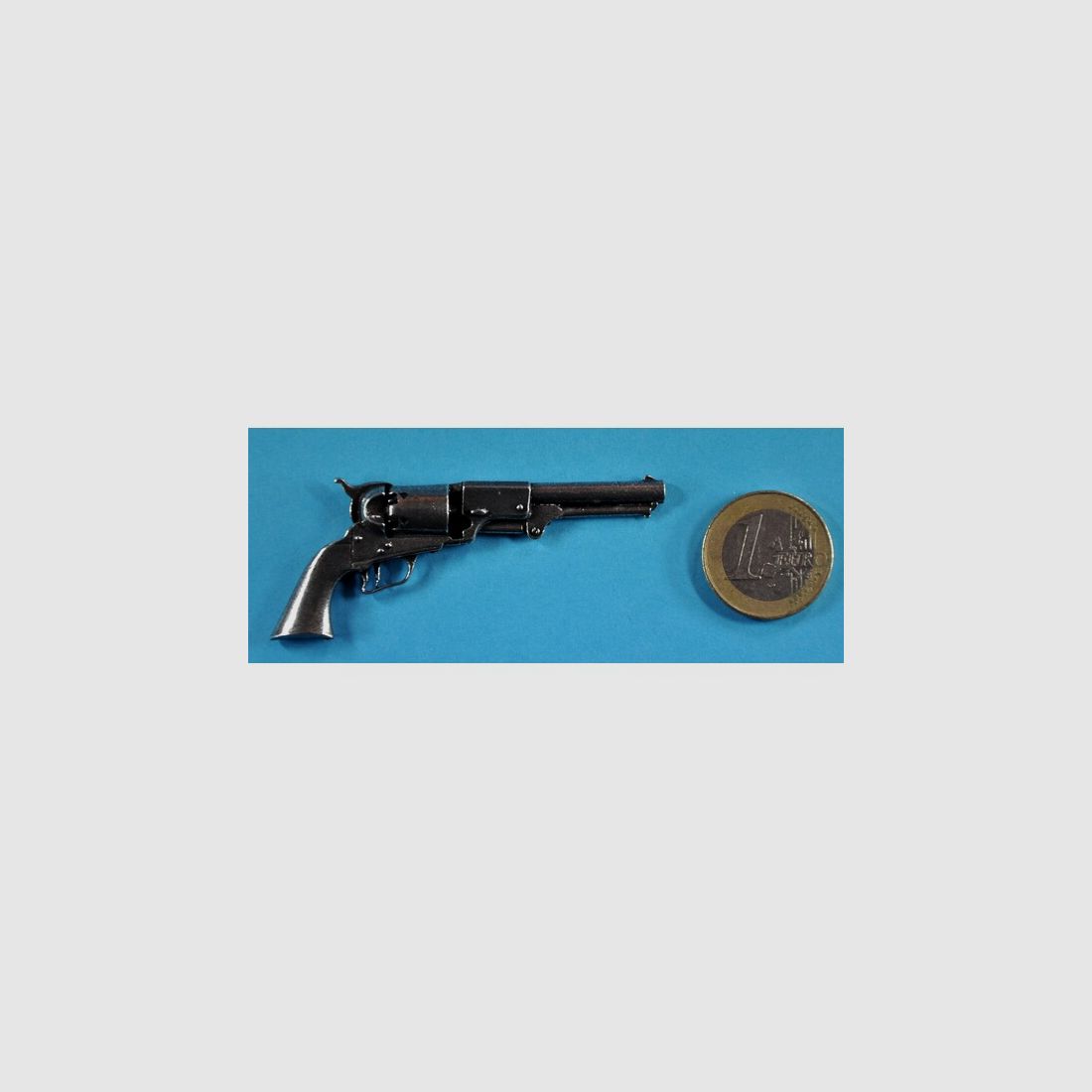 Vorderlader-Revolver Colt Dragoon als Metall-Anstecker