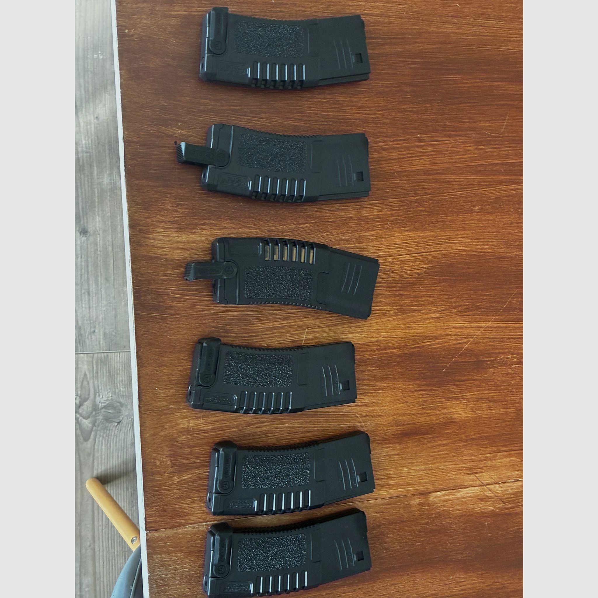 Pacchetto Airsoft completo — Ares Amoeba M4 (S-AEG) + H&K VP9 (GBB, scivolo in metallo) + Caricatore, gas,