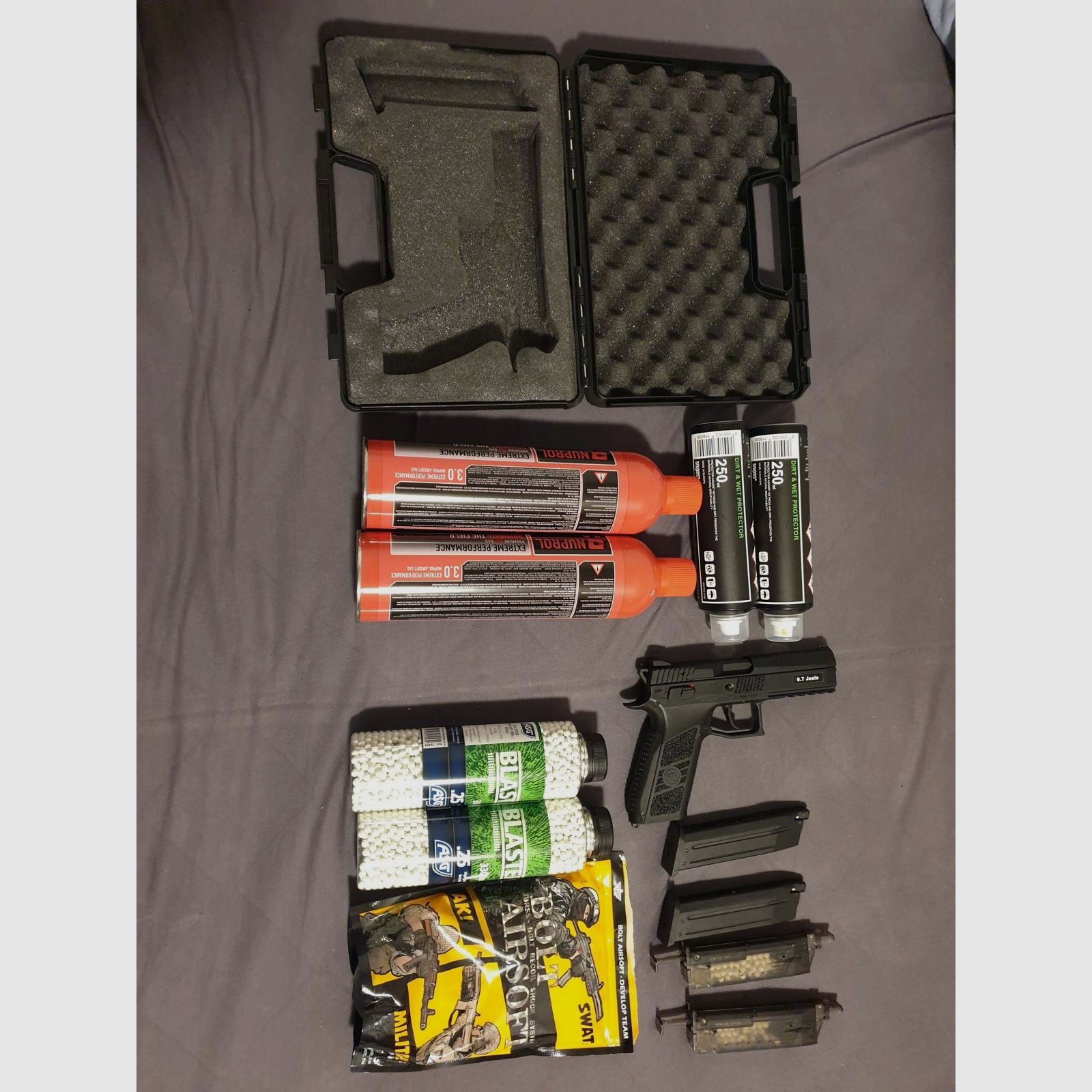 Airsoftpistole CZ P-09 (0,7 Joule) + umfangreiches Zubehör – neuwertig