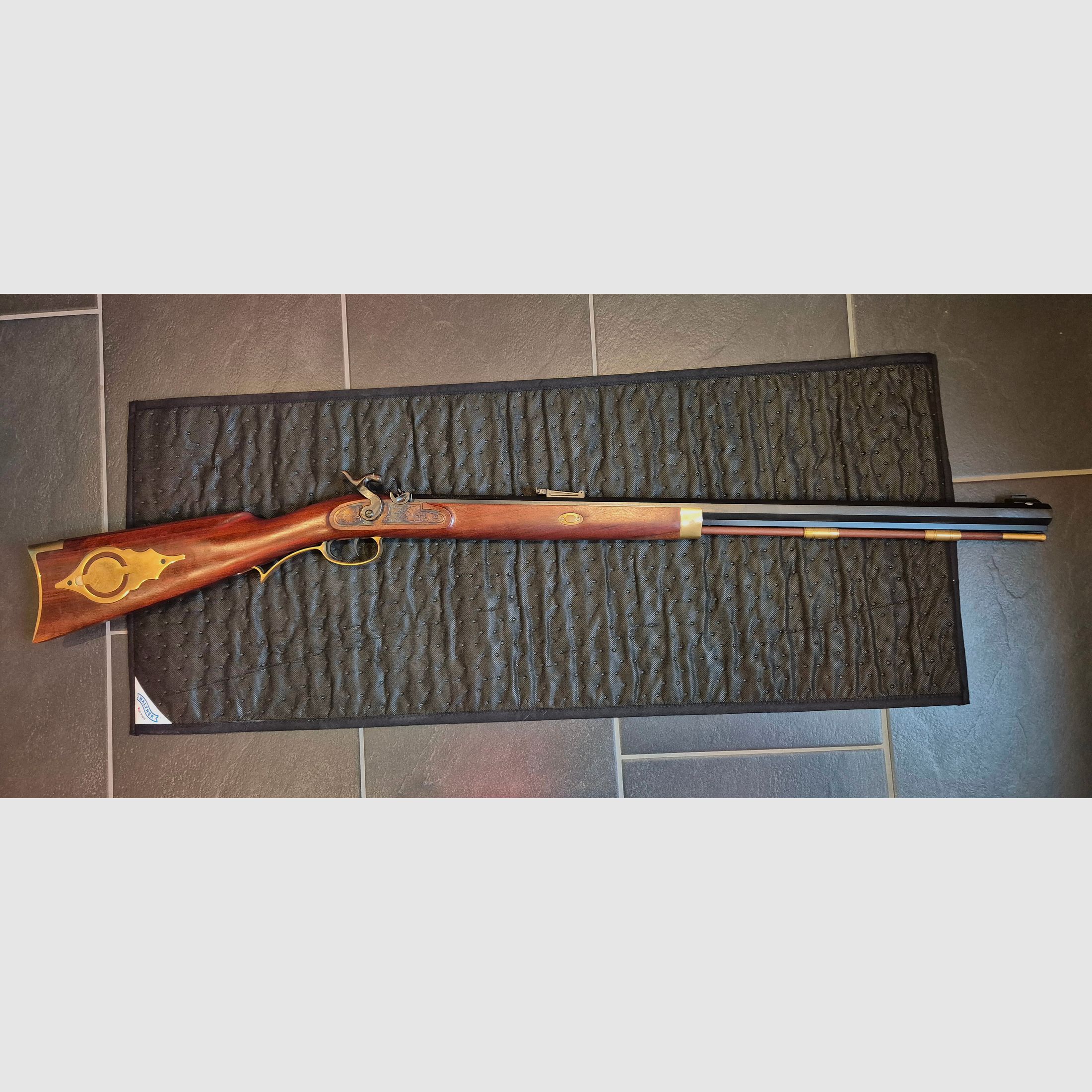 Investarm Hawken Rifle (Perkussions-Vorderlader) Kal. 45 ***NEU***