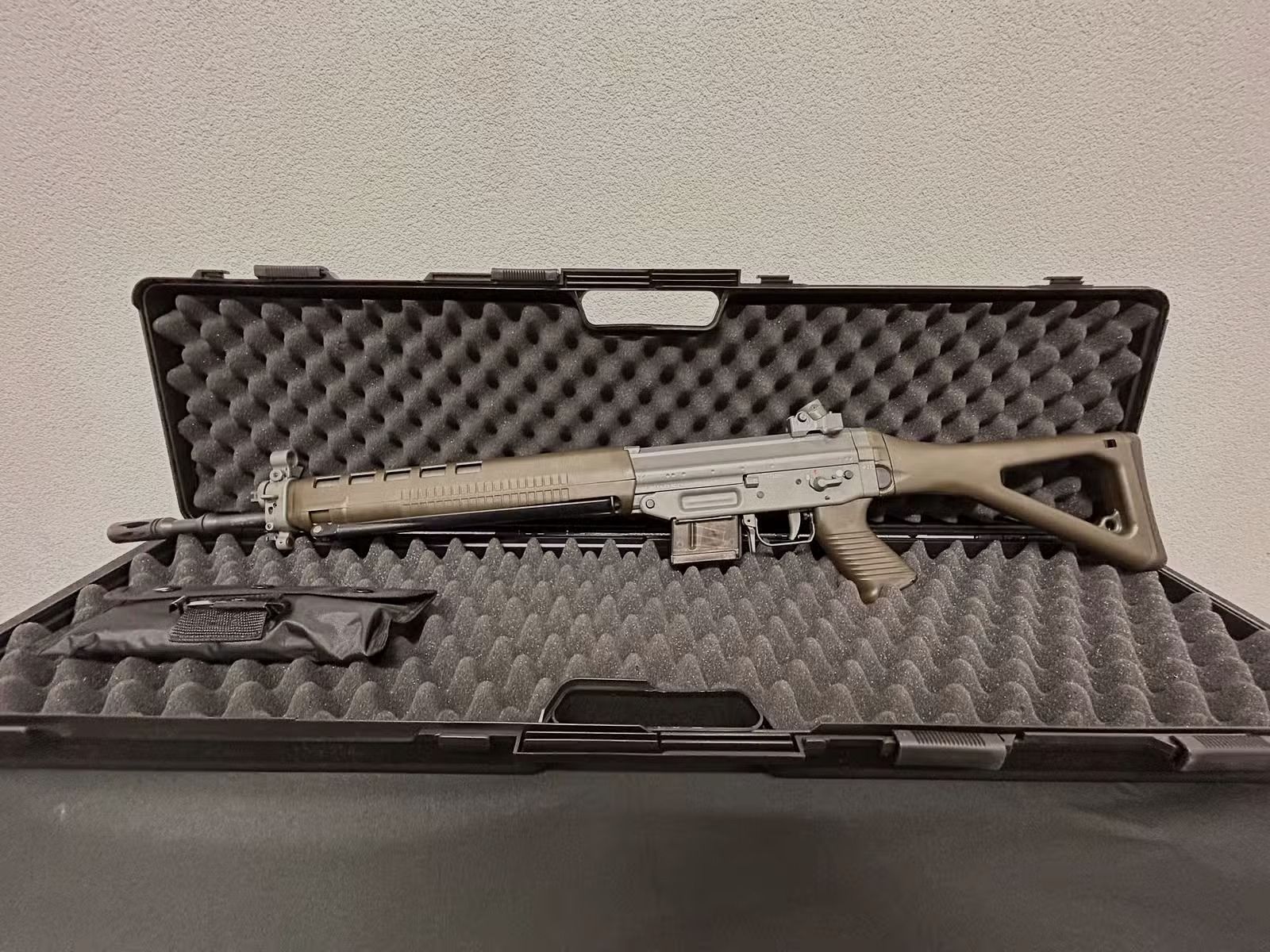 SIG Sauer SG 550 Sport PE 90 Standard Schweizer Sturmgewehr Selbstladebüchse .223