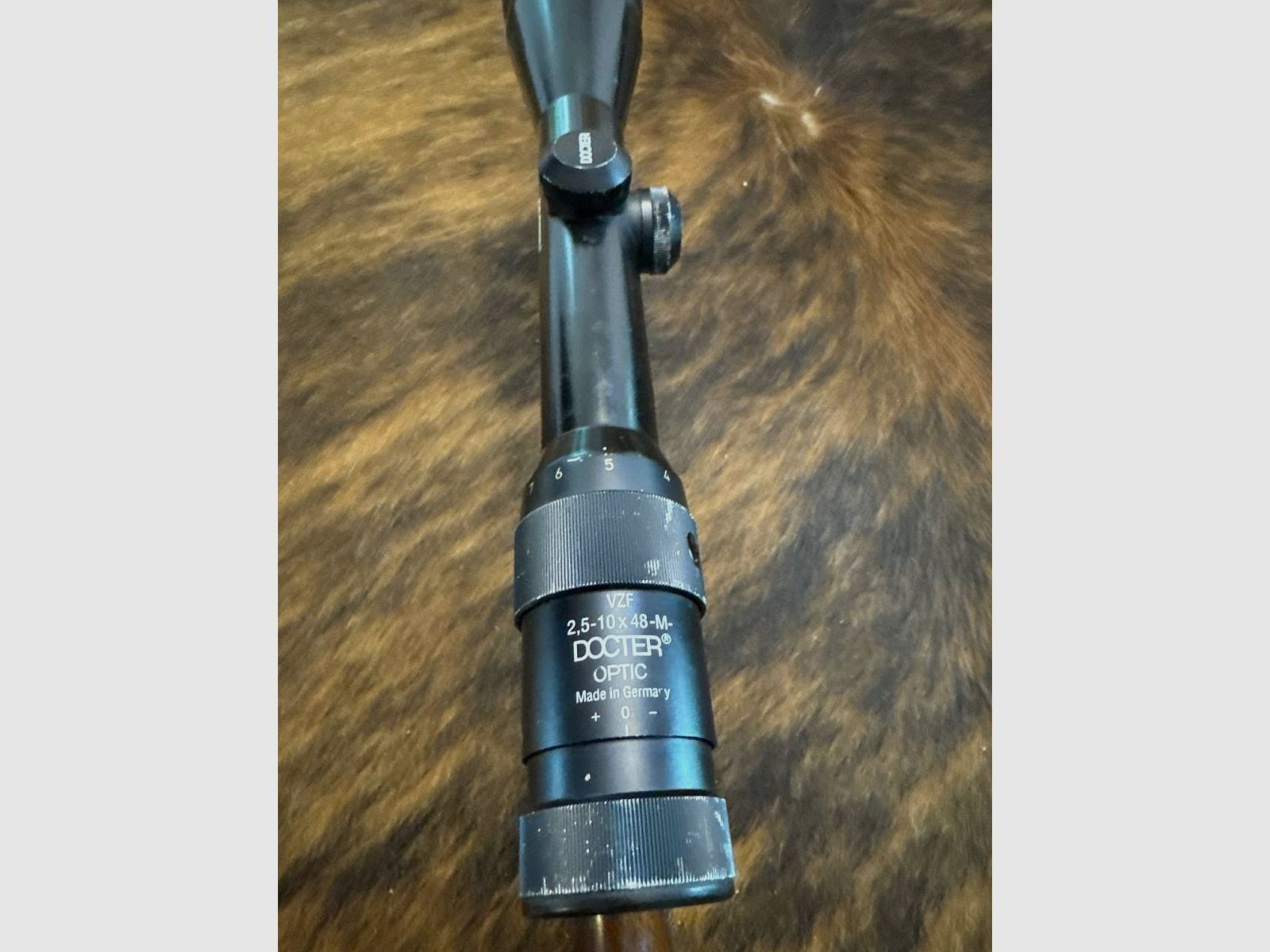 SABATTI SKL 98 DL rifle de un solo tiro de cerrojo calibre 6,5x57R con óptica de mira Docter 2,5-10x48, retícula 4