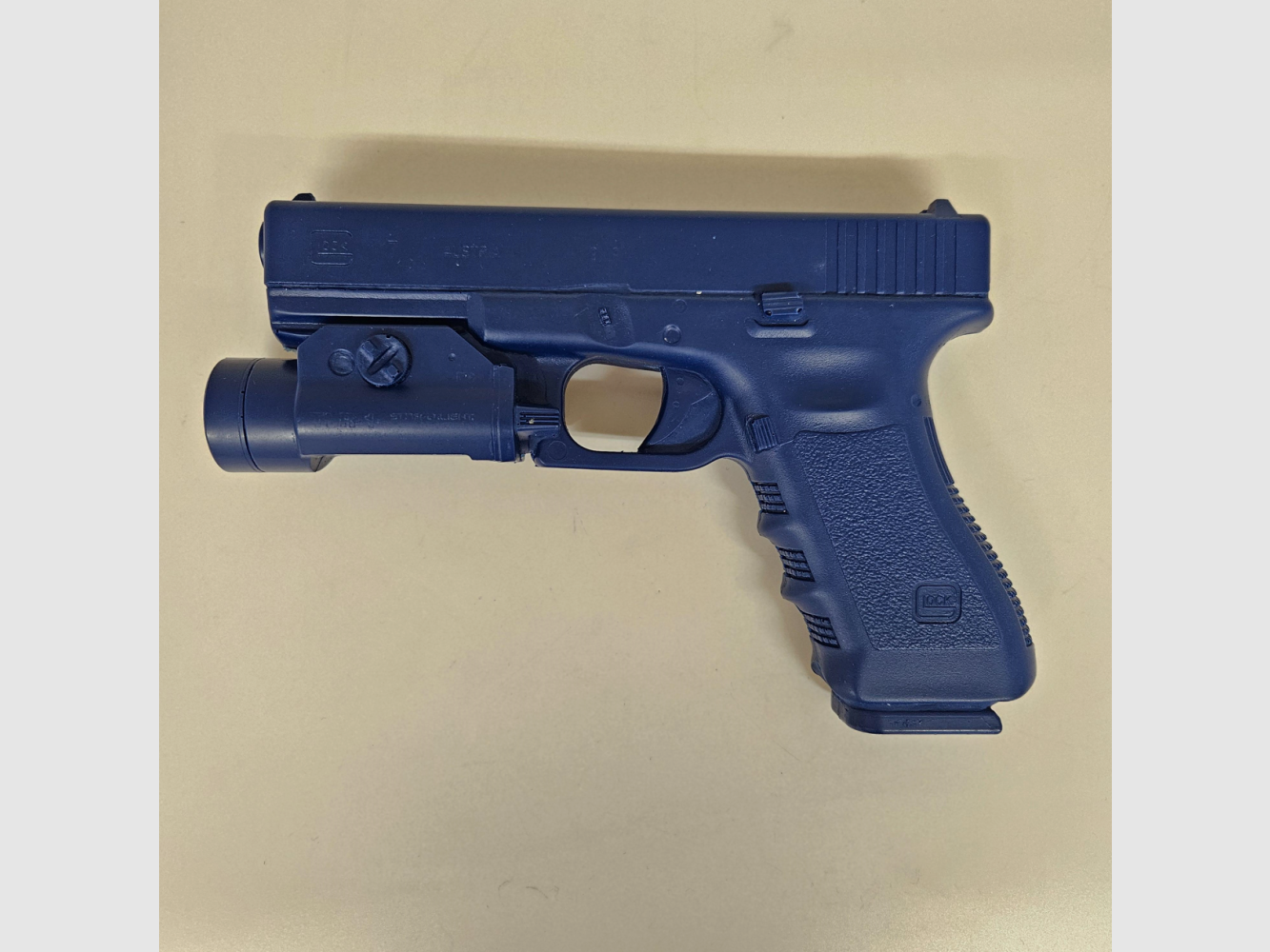 Rings Blueguns training pistol Glock 17/22/31 with TLR1 light blue