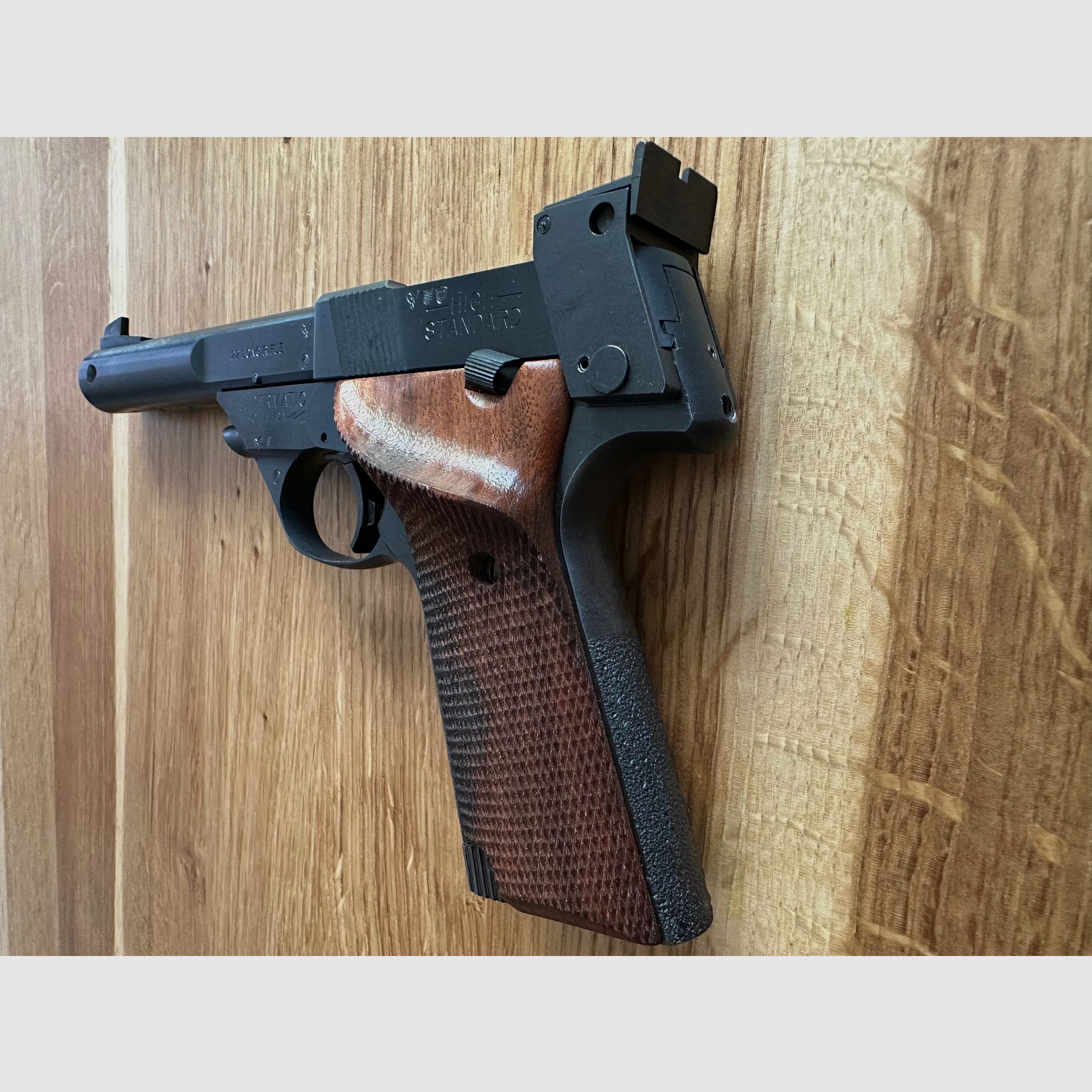 High Standard Supermatic Citation Modell 107 Military .22 l.r. im sammelwürdigen Zustand