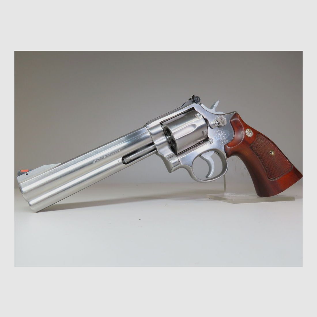 Smith & Wesson 686 in 6 inches