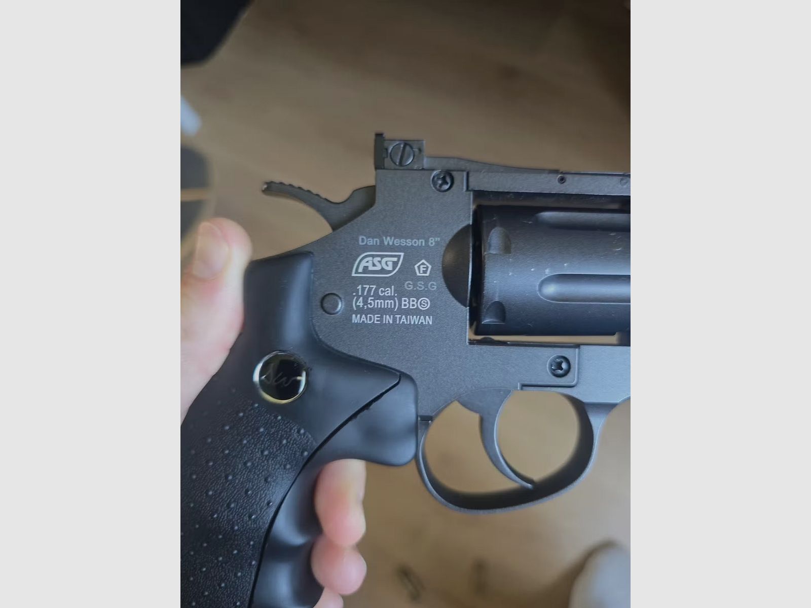  ASG Dan Wesson 8 pulgadas 4,5mm CO2 revólver