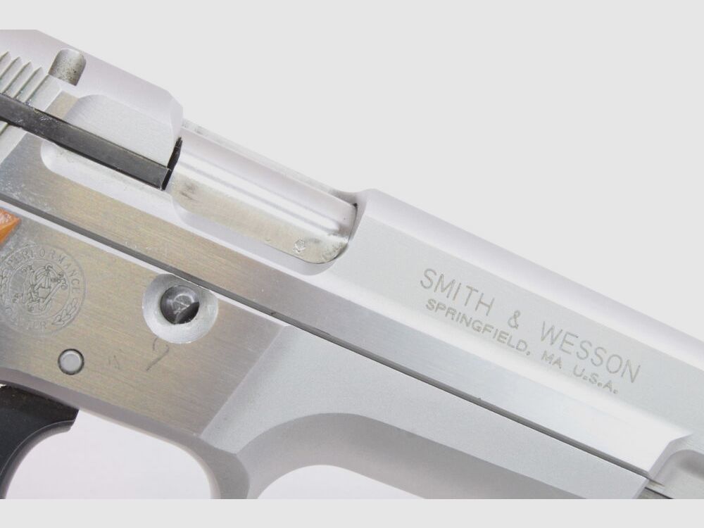 Smith & Wesson 5906 Target Champion