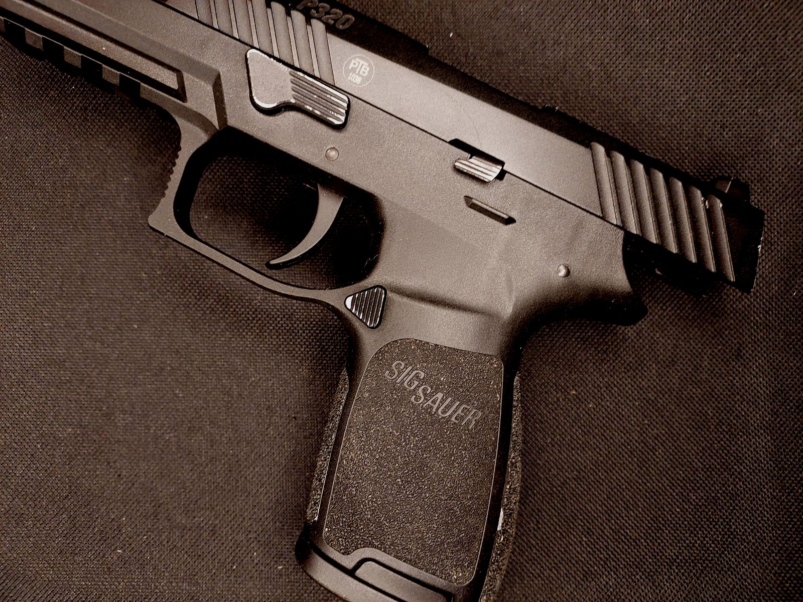 Sig Sauer P320 blank firing pistol in caliber 9 mm P.A.K. Black in the original SIG case (PTB 1038)