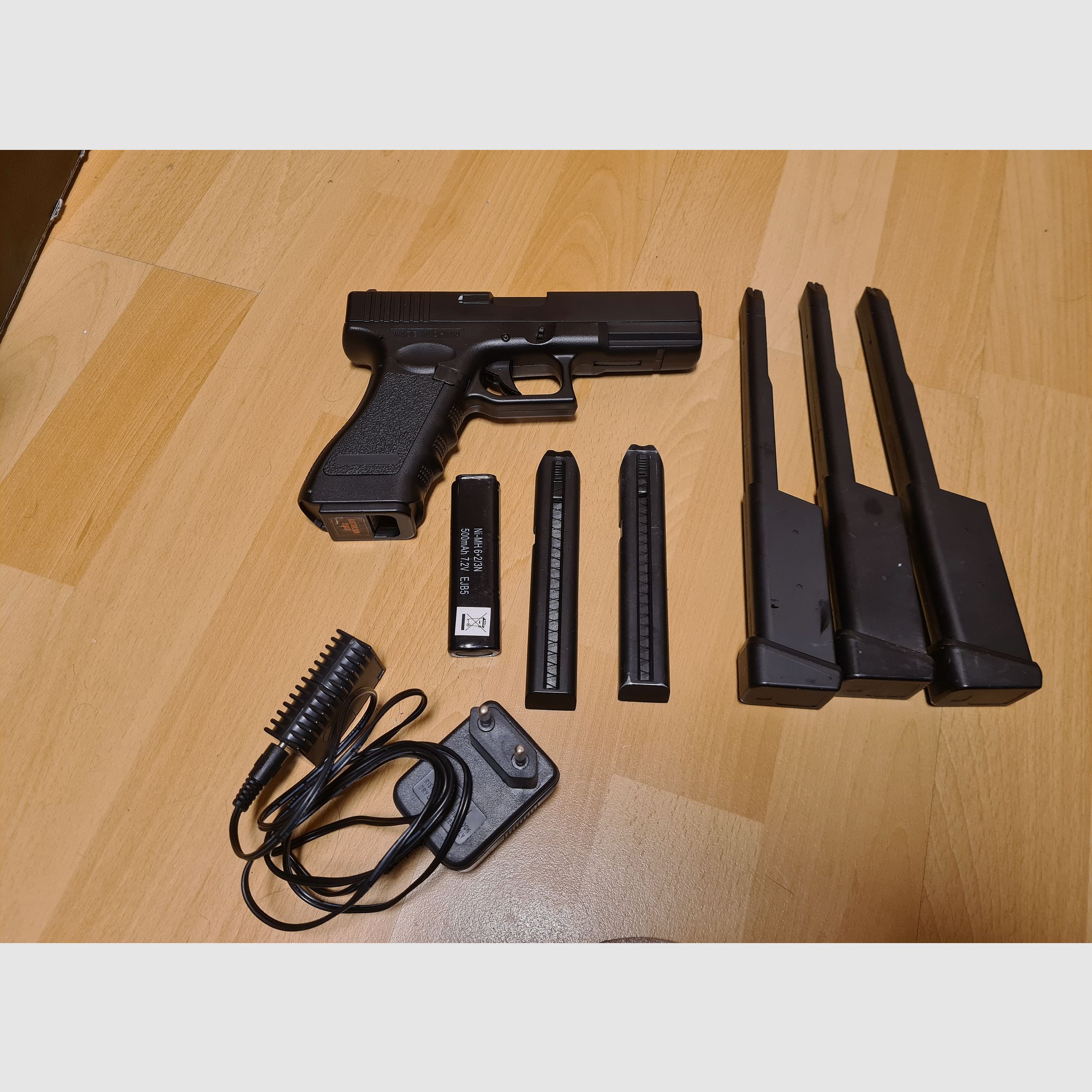 G18 Pistola CYMA CM030 AEP