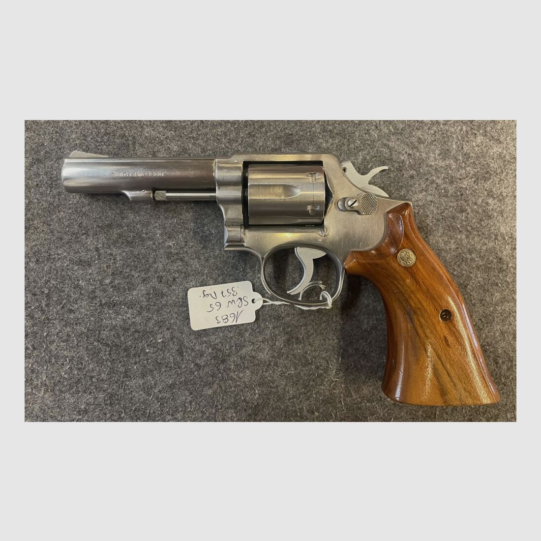 Smith + Wesson 65