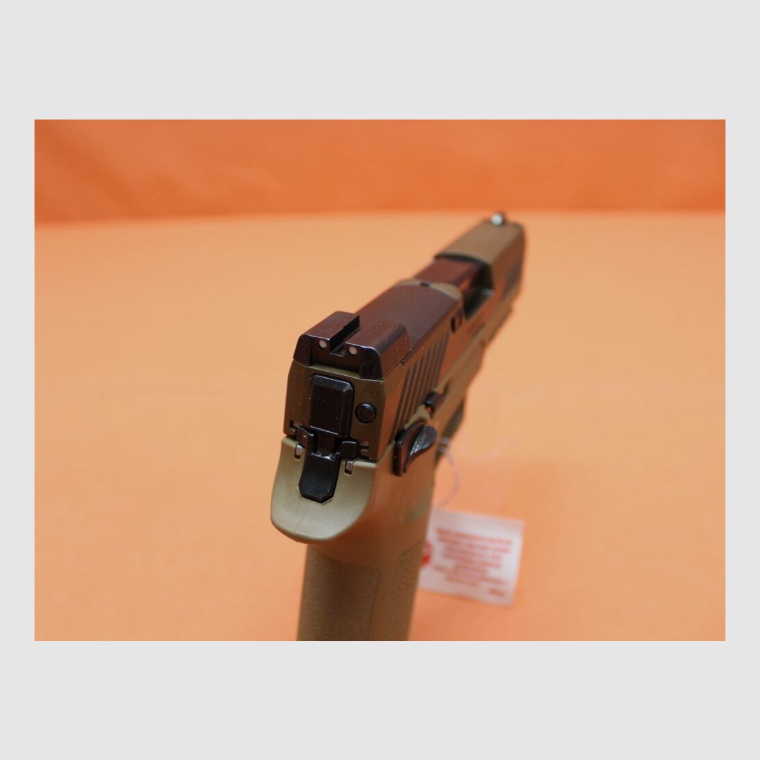 SIG Sauer Ha.Pistola 9mmLuger SIG Sauer P320 M18 99mm canna Coyote Tan/ OR Ottica Pronta 9mmPara/9x19