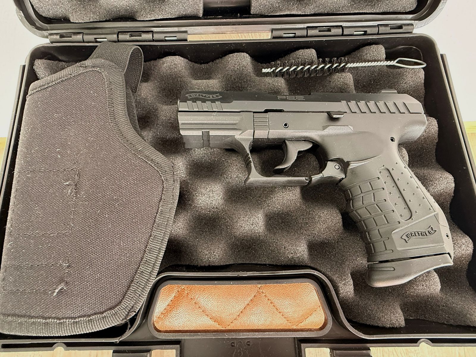 Walther P22 Ready Schreckschuss Pistole 9mm P.A.K. brüniert mit Holster