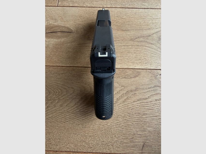 Glock 19 Gen 2 - Sammlerstück / sehr guter Original-Zustand - 4 Magazine - Sport- und Safety-Holster