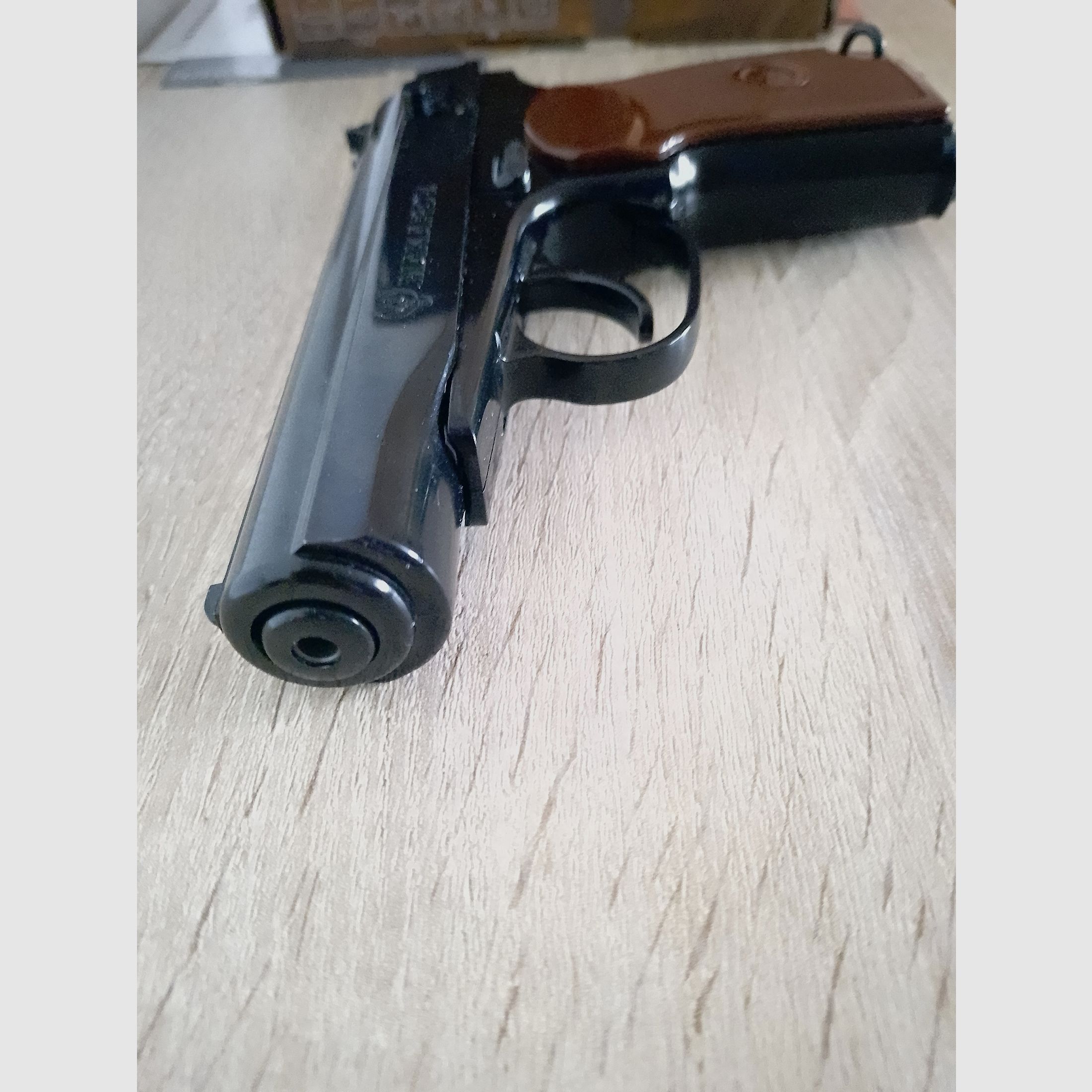 Makarov  CO 2  Pistole