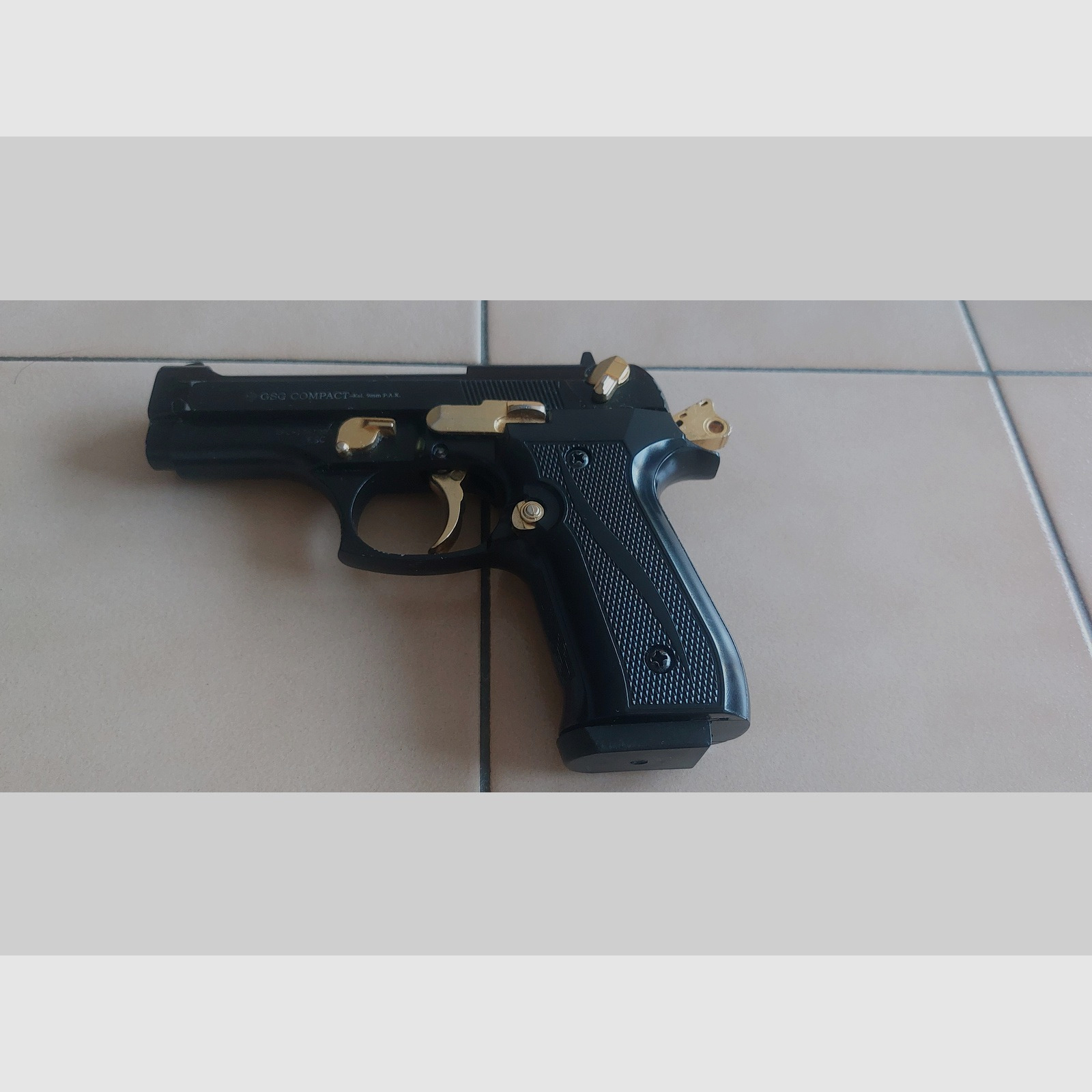 Pistola de señal de gas compacta GSG - Cal. 9mm