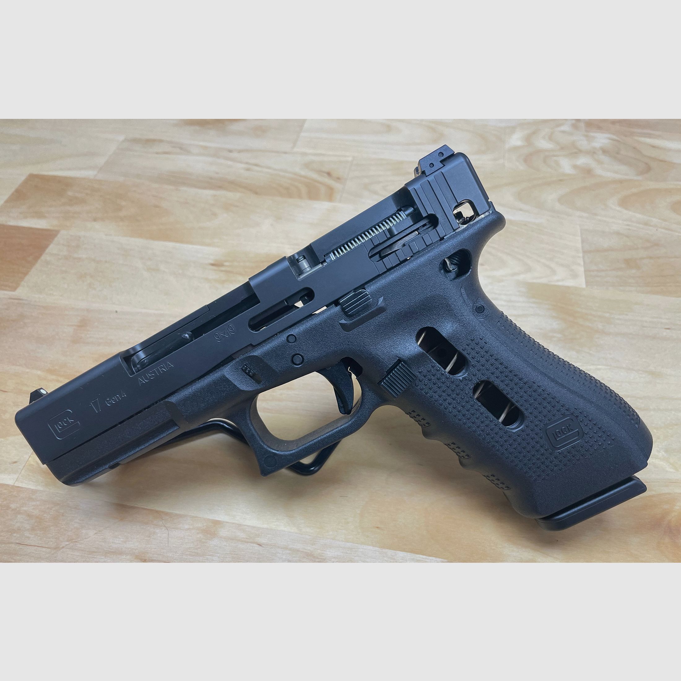Modèle coupé Glock 17 Gen. 4
