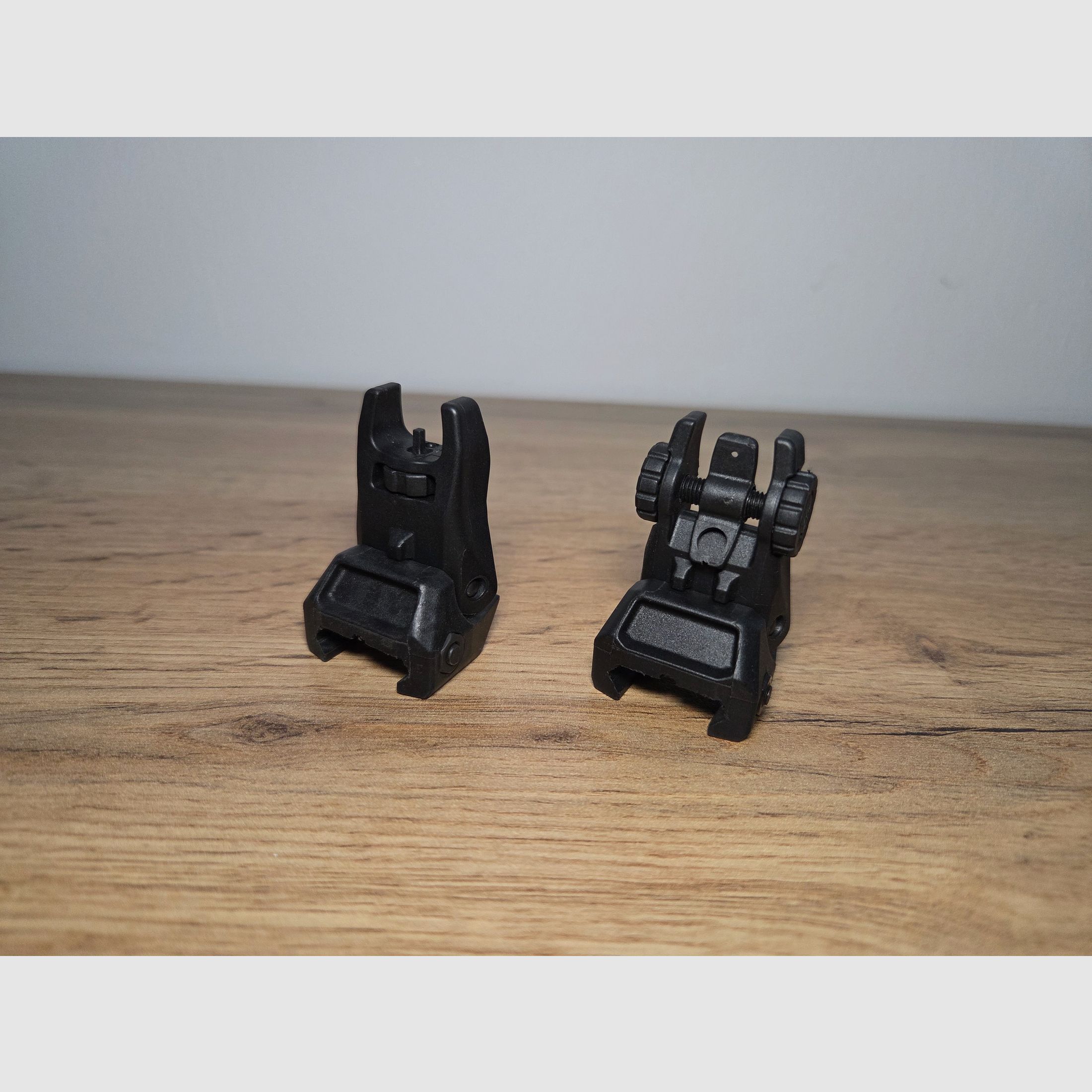 Visée rabattable, poignée avant Magpul AFG 1 Picatinny AR15 AR10 rabattable