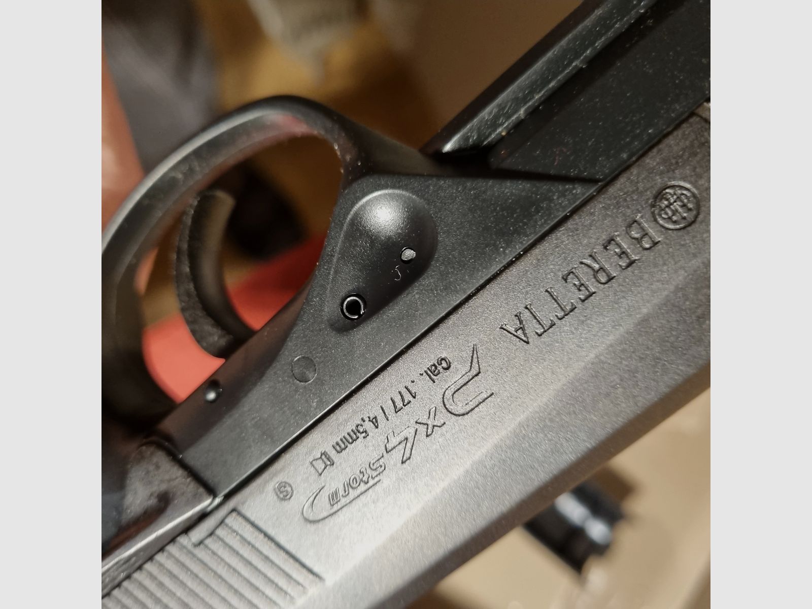 Beretta CO2 Pistole Px4 Storm, je 500 Diabolos u. Rundkugeln, Pistolentasche.