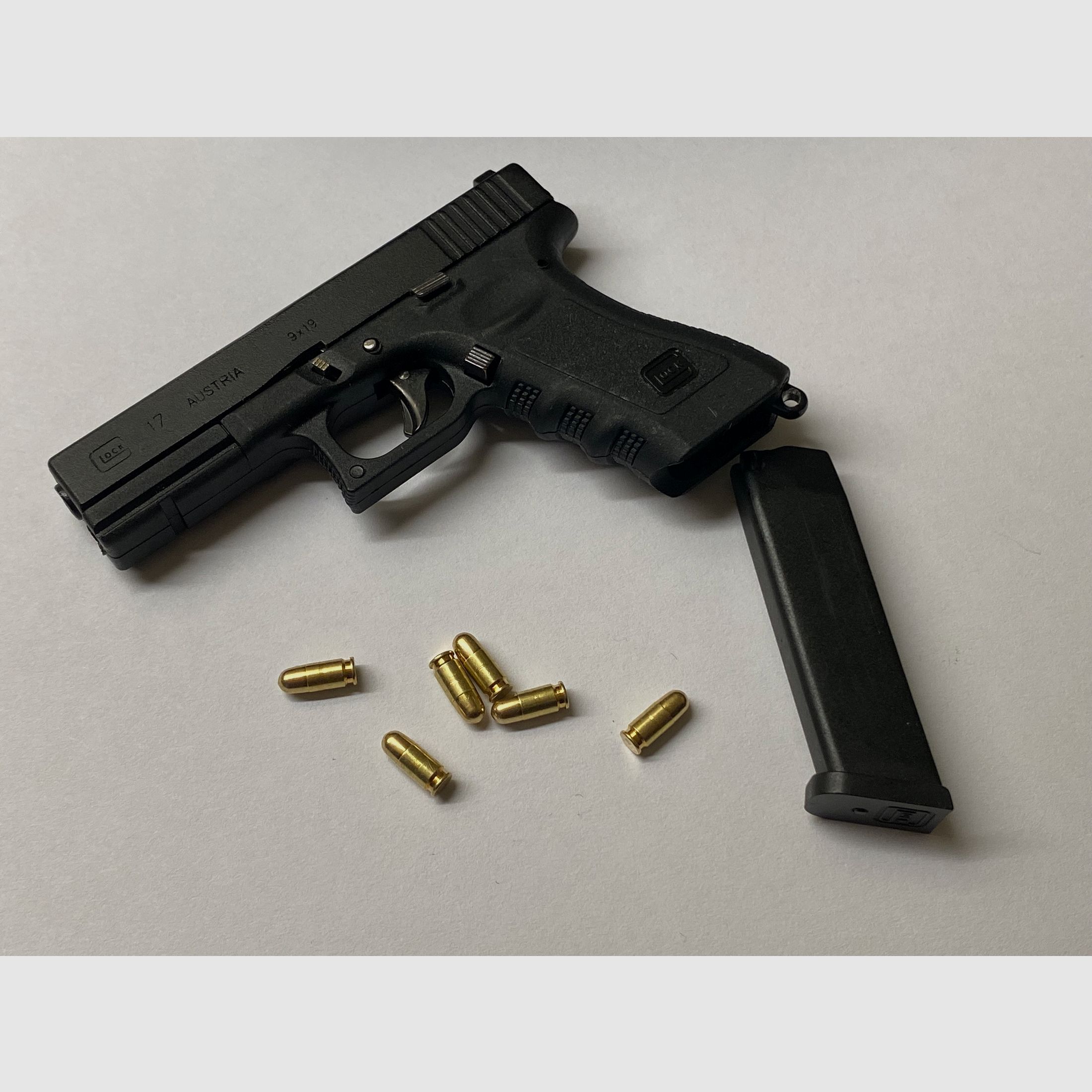 Glock 17 1:3 Mini Schlüsselanhänger mit Box