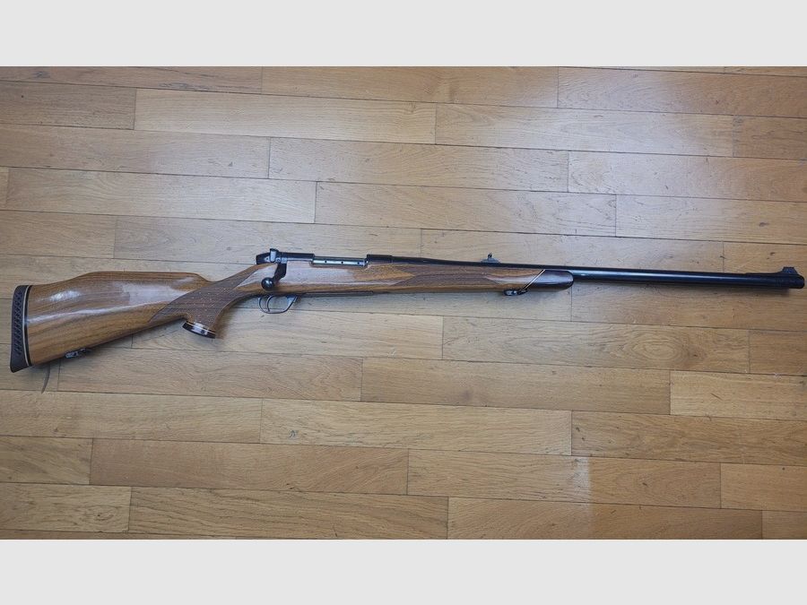 Magnifica carabina da grande caccia Weatherby – Calibro 460 Weatherby – Fabbricazione premium di Sauer & Sohn in Germania – Legno di noce di prima scelta – Bluatura sontuosa – Canne nuova – Stato meccanico impeccabile – Arma eccezionale per le sfide più grandi – TBE++, immagine 2 di 38