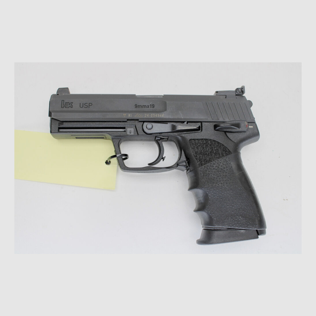 Pistole H&K HK USP Kaliber 9mm Luger mit 2 Magazinen 9mmLuger