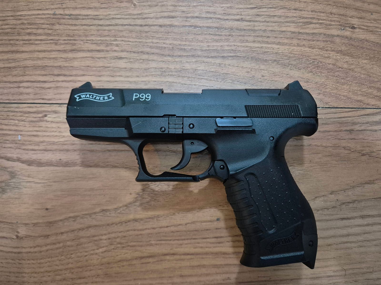 Walther P99 9mm blank gun with holster NEVER USED