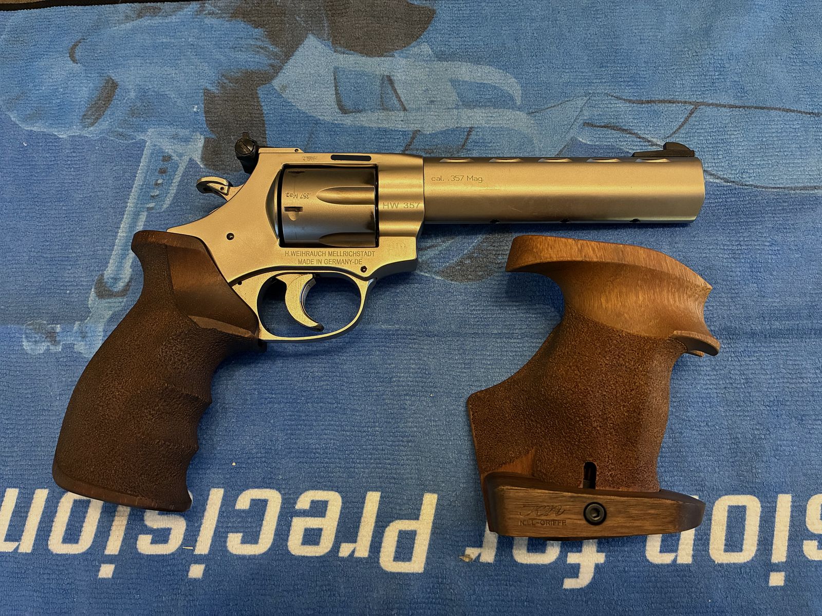 Hermann Weihrauch HW357 Target Trophy Match Stainless / mit 2 Griffen