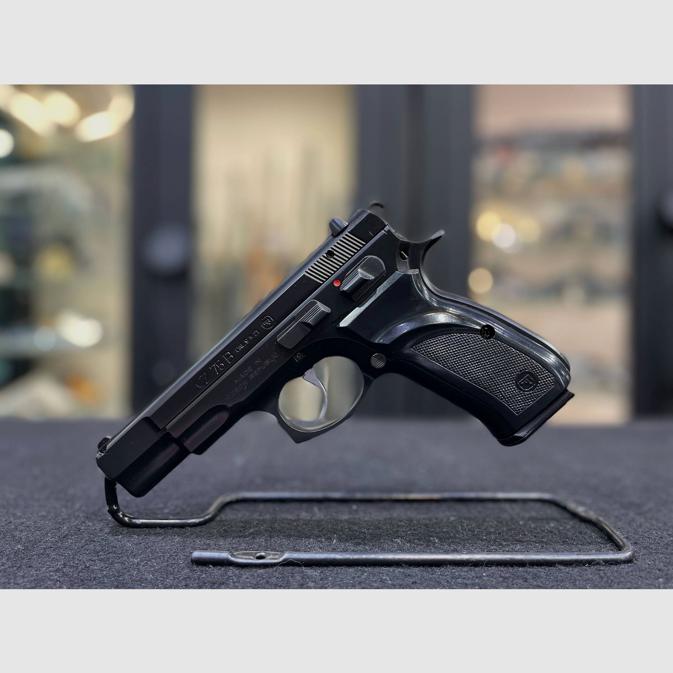 CZ 75 B, afbeelding 4 van 8