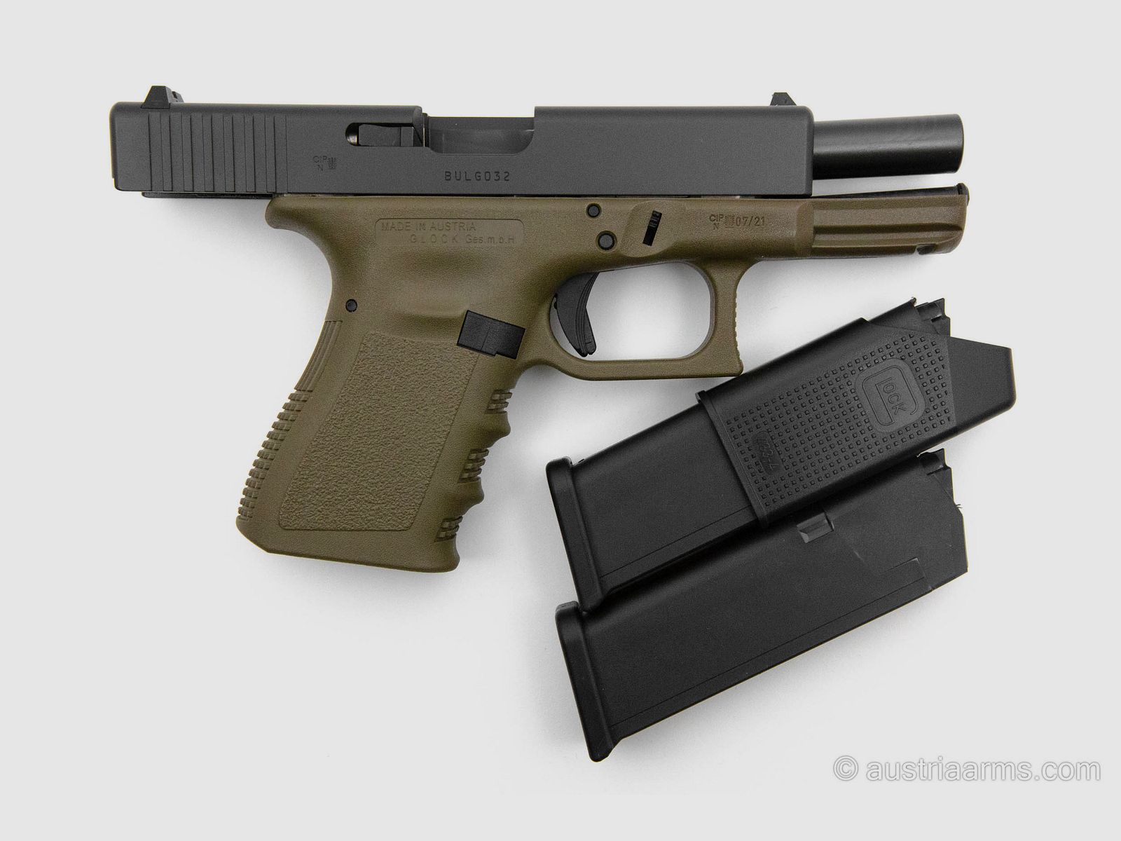 Glock 19 Gen3 Military Olive, neuwertige Gebrauchtwaffe, 9 x 19 mm, Bild 2 von 4