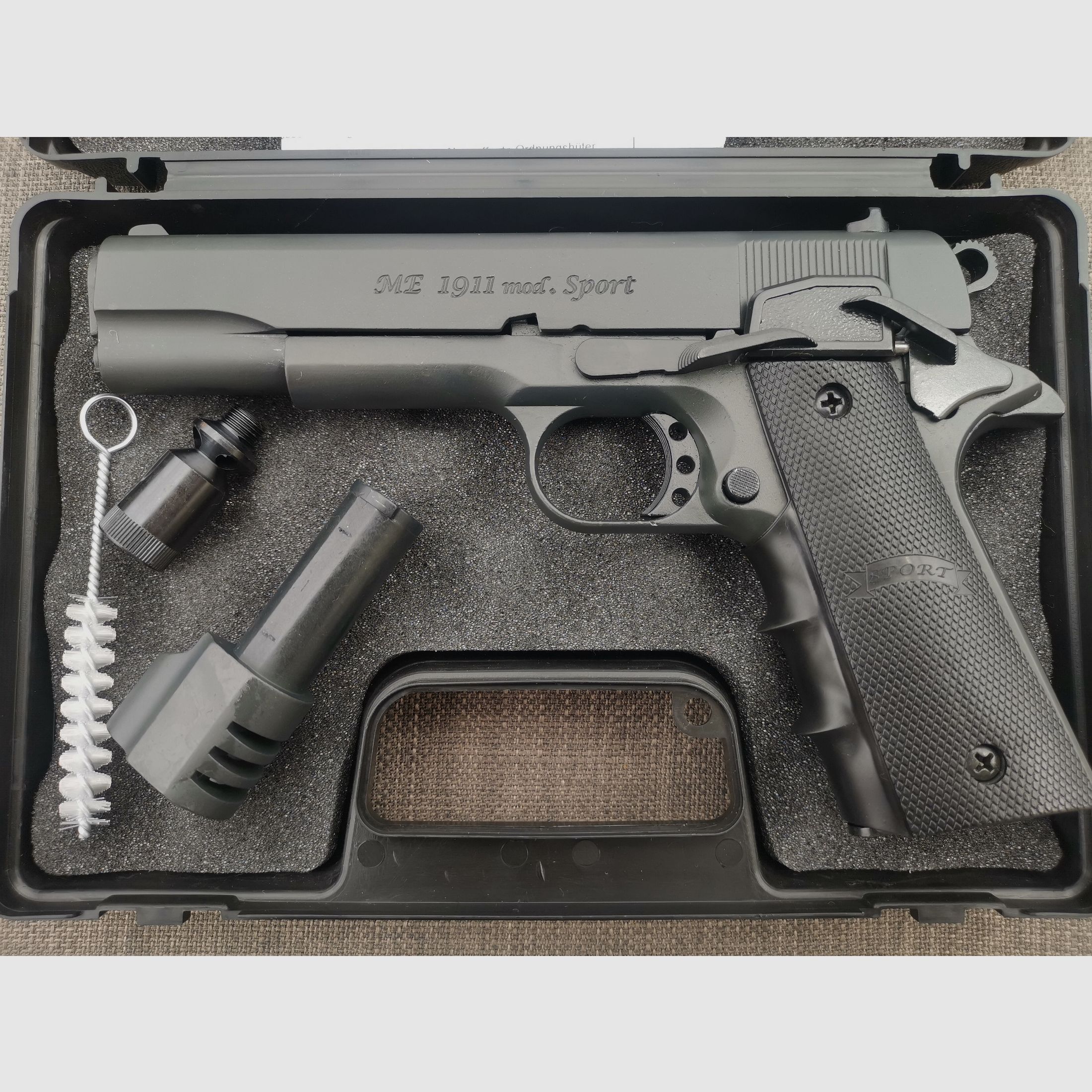 Biete ……ME 1911 Model Sport, black, dark earth, Neu